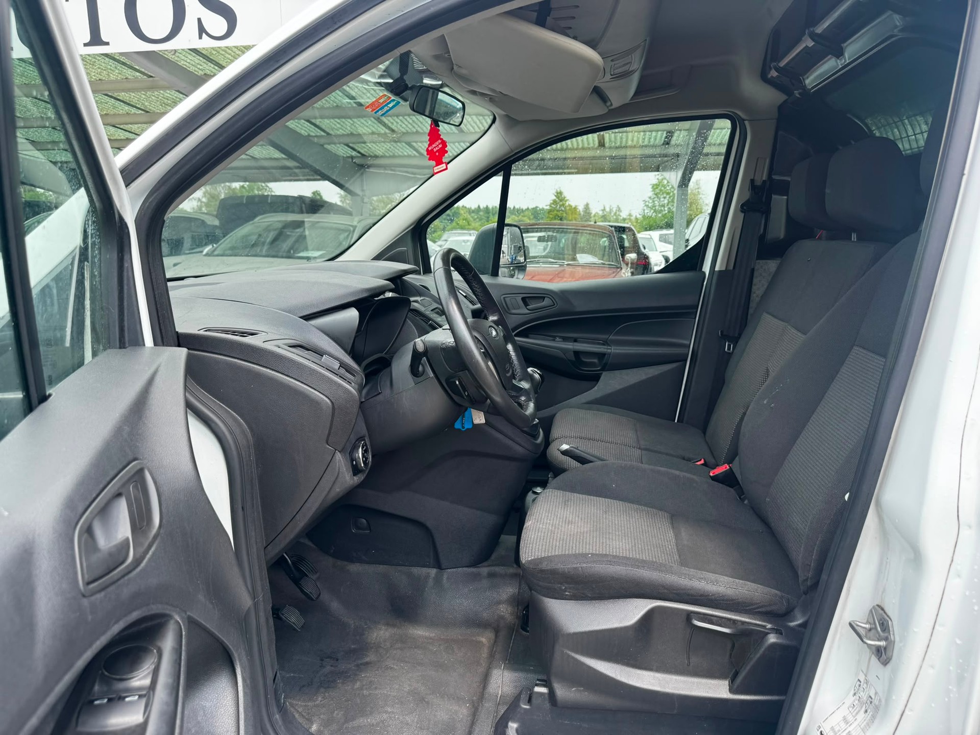 FORD Transit Connect Van T220 1.6 TDCi Ambiente-image-8