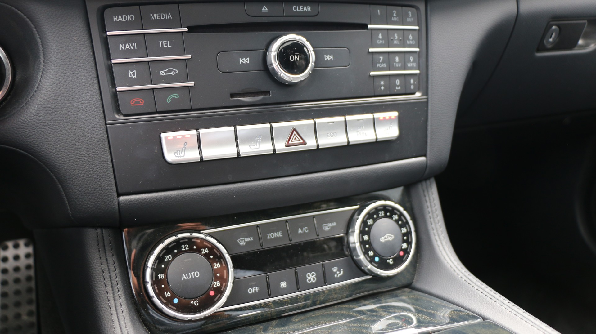 MERCEDES-BENZ CLS 250 4Matic BlueTEC-image-14
