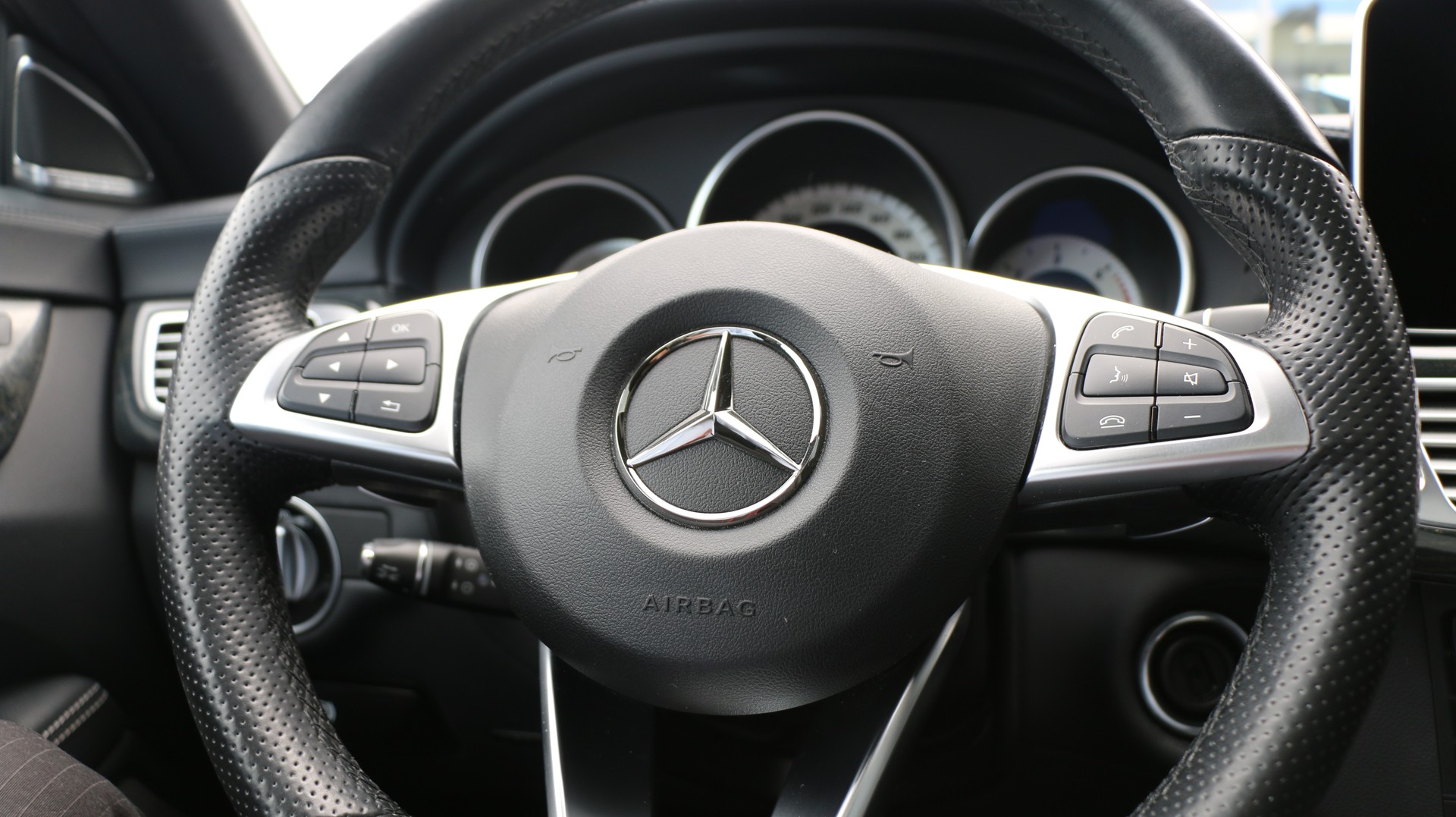 MERCEDES-BENZ CLS 250 4Matic BlueTEC-image-10