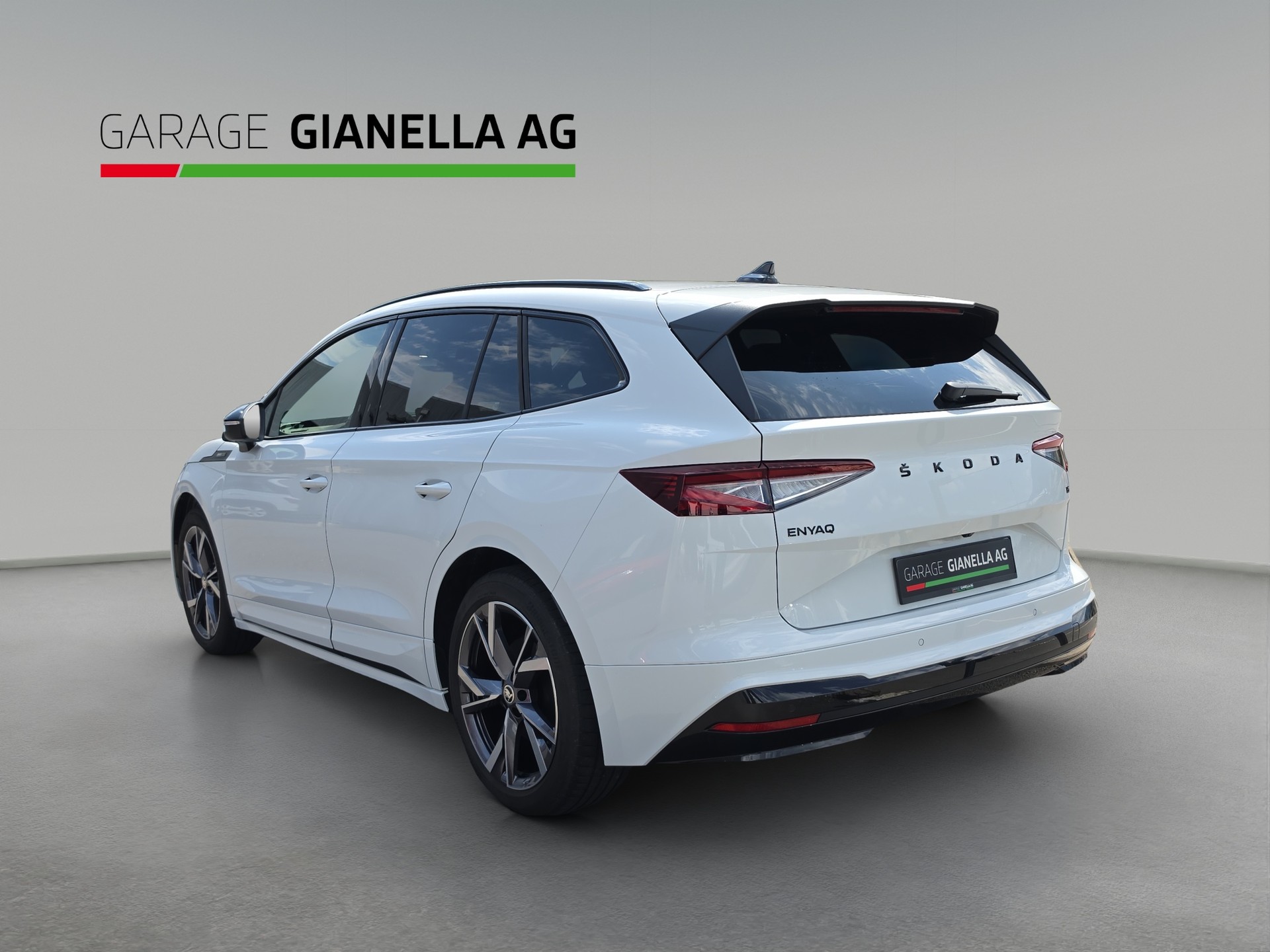 SKODA Enyaq 85 Sportline-showroom-element-2