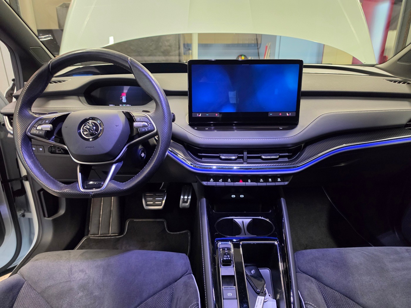 SKODA Enyaq 85 Sportline-image-9