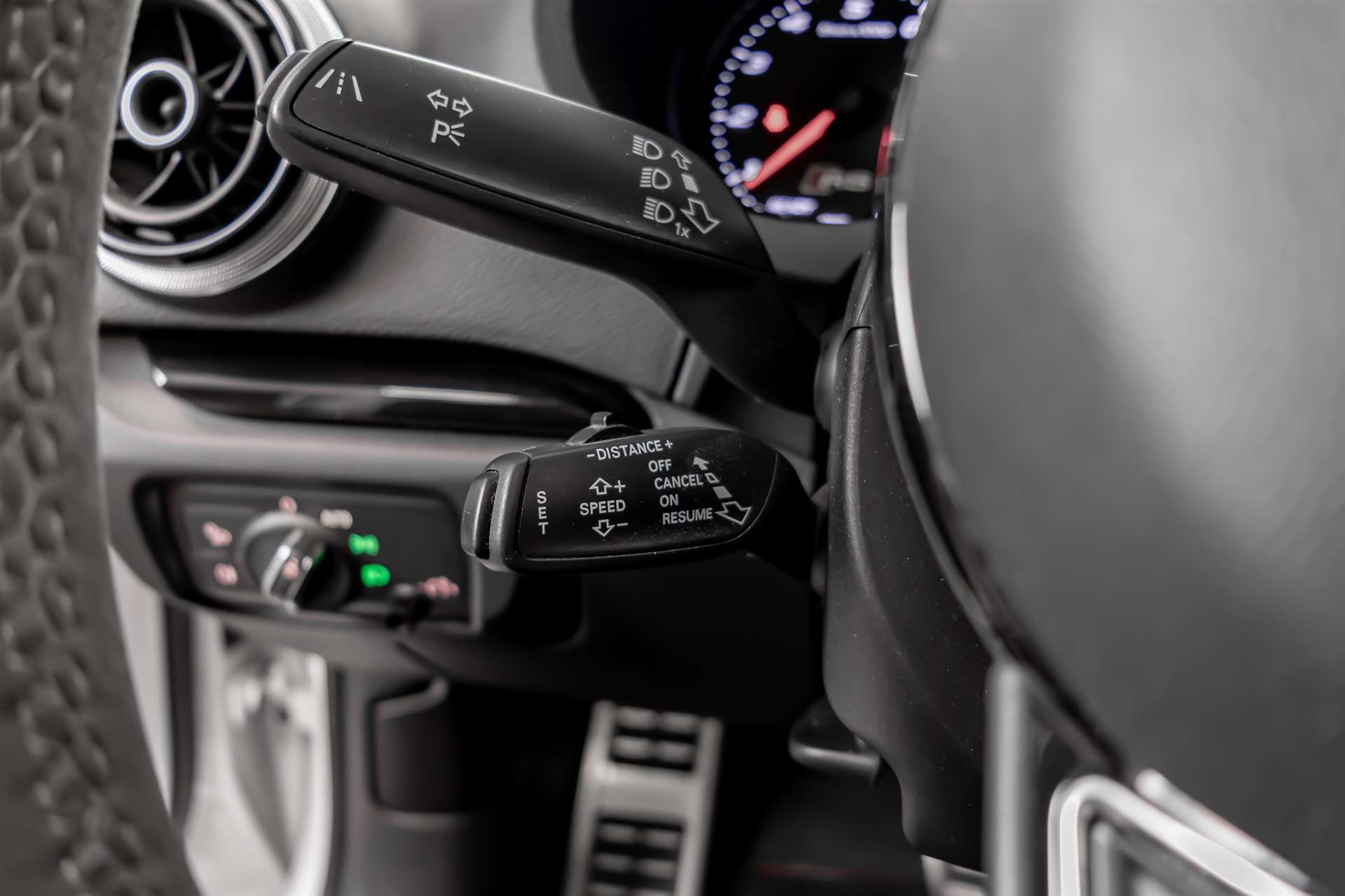 AUDI RS3 2.5 TSI quattro S-tronic *Sportec 420 PS*-image-9