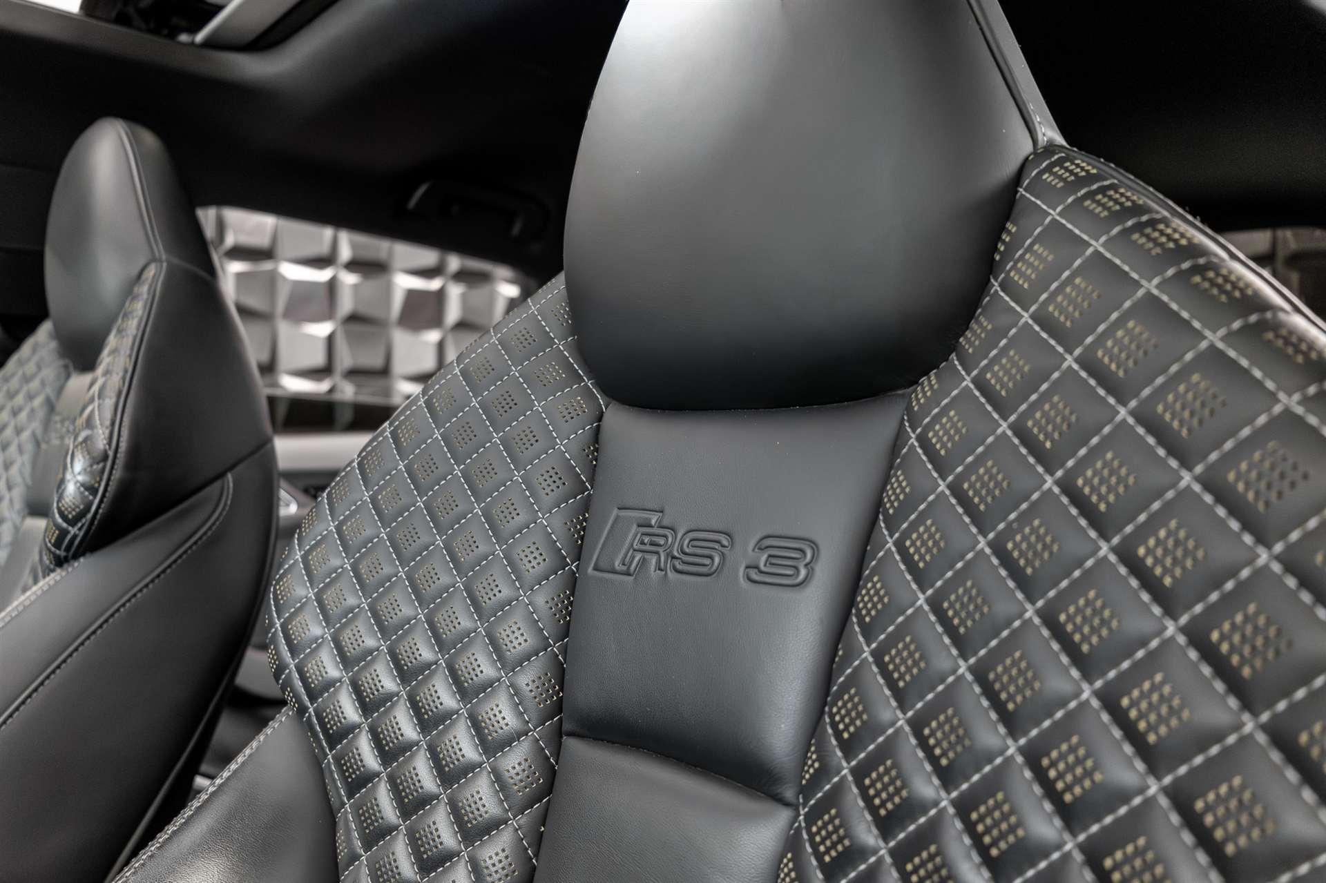 AUDI RS3 2.5 TSI quattro S-tronic *Sportec 420 PS*-image-15