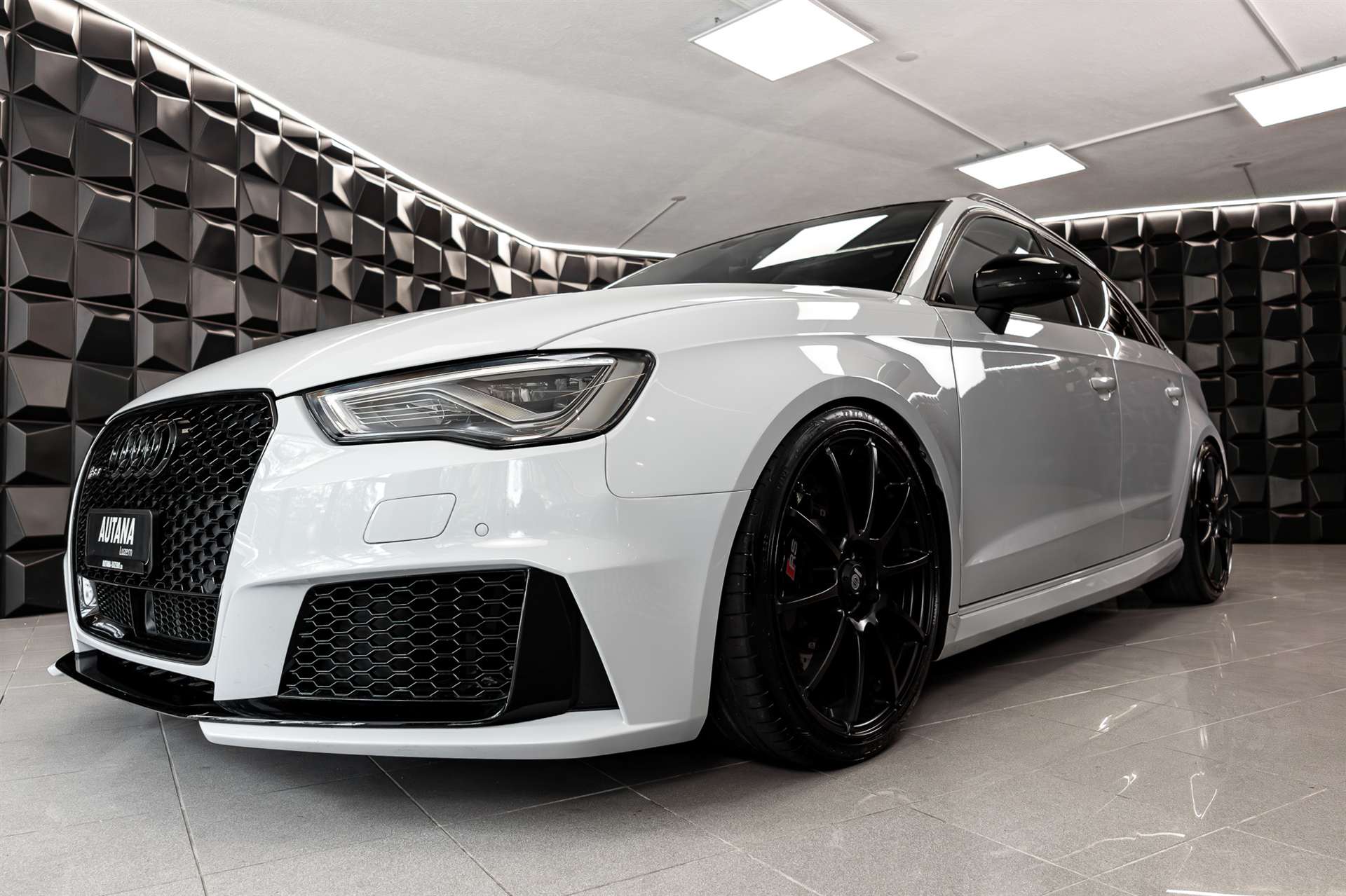 AUDI RS3 2.5 TSI quattro S-tronic *Sportec 420 PS*-image-27