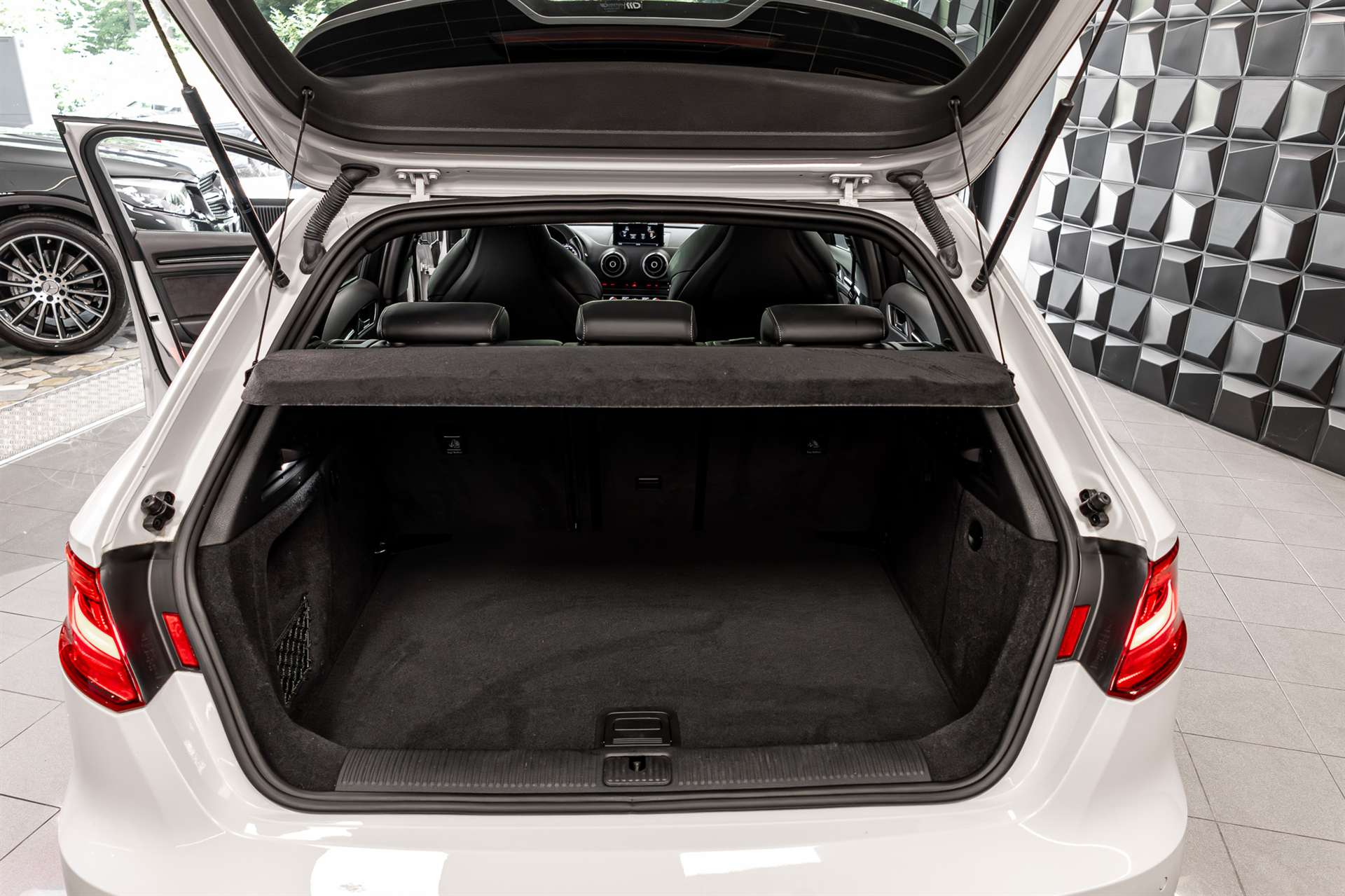 AUDI RS3 2.5 TSI quattro S-tronic *Sportec 420 PS*-image-25