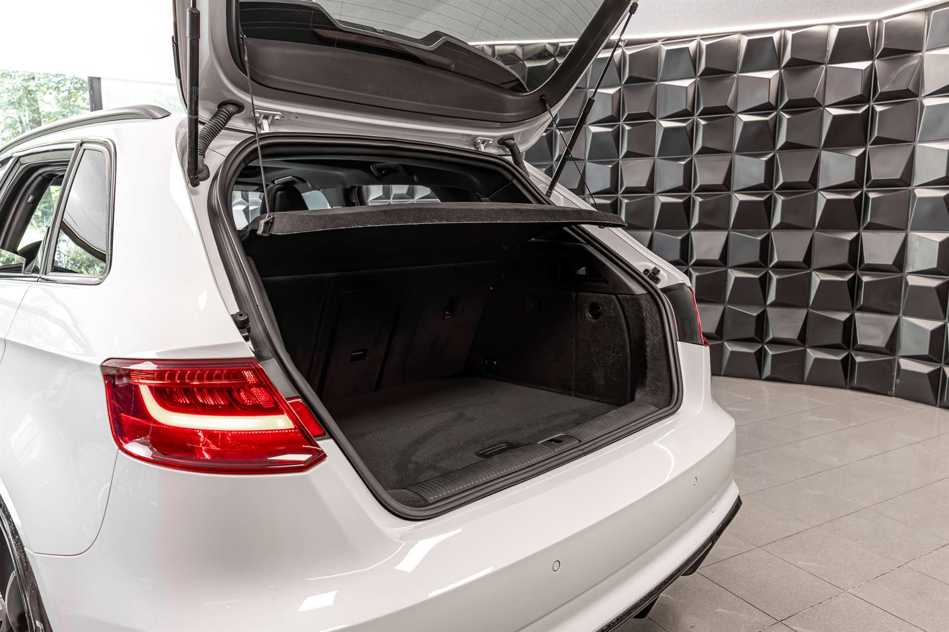 AUDI RS3 2.5 TSI quattro S-tronic *Sportec 420 PS*-image-26