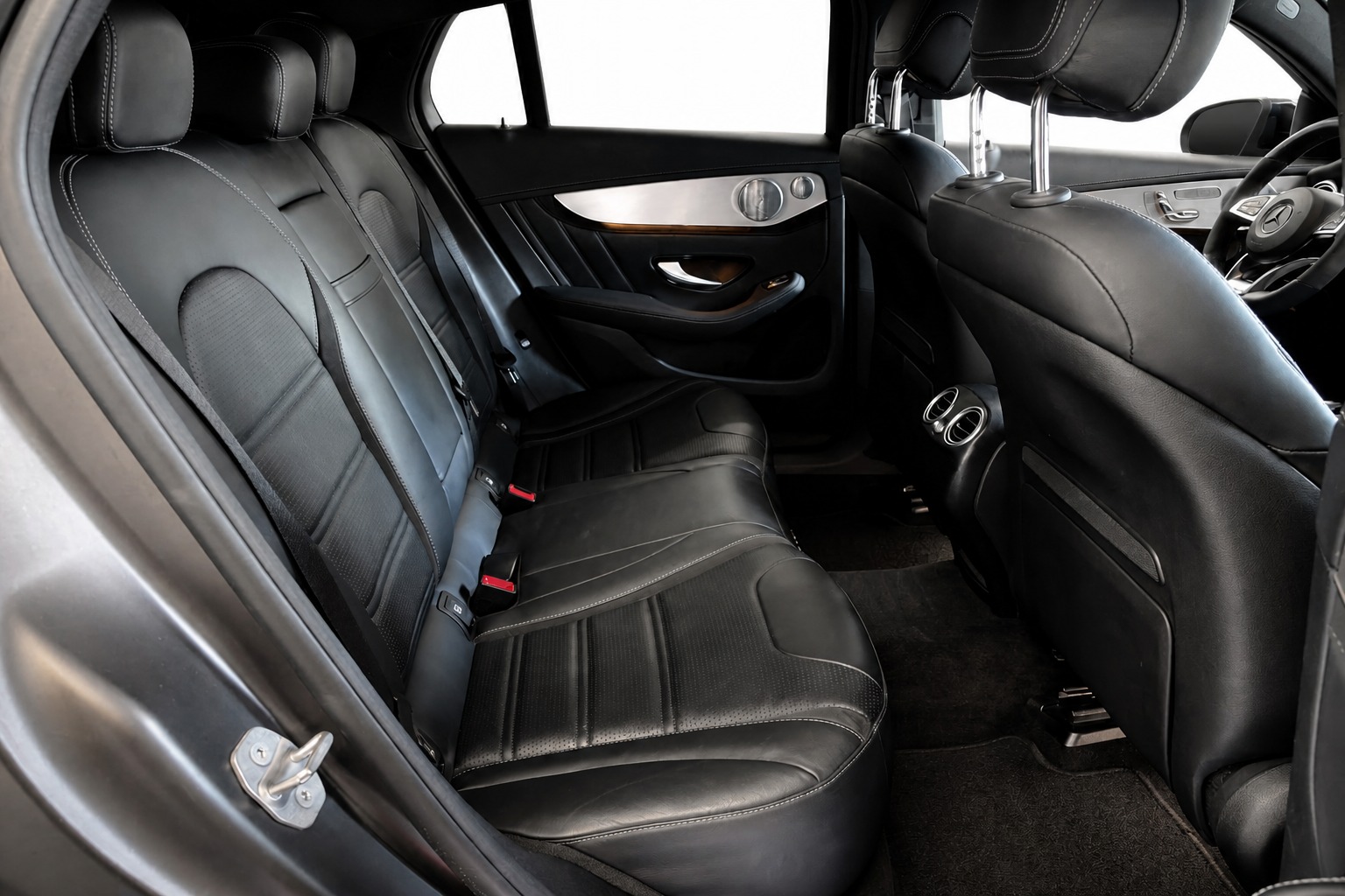 MERCEDES-BENZ GLC Coupé 63 S AMG 4Matic+ 9G-Tronic-image-17