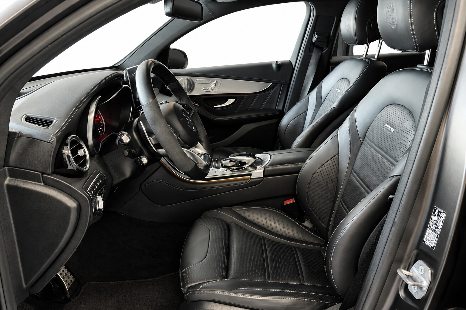 MERCEDES-BENZ GLC Coupé 63 S AMG 4Matic+ 9G-Tronic-image-9