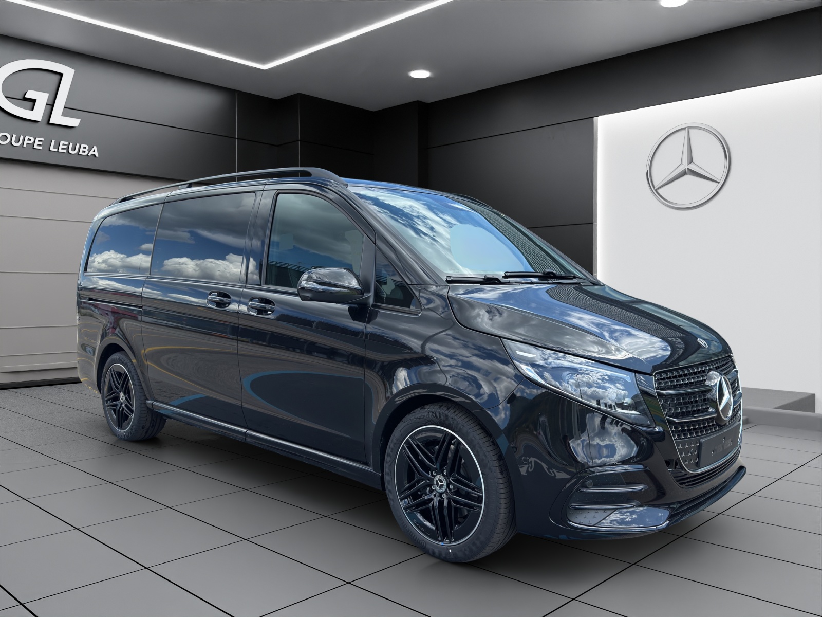 MERCEDES-BENZ V 300 d Exclusive lang Swiss Edition 4Matic-image-0