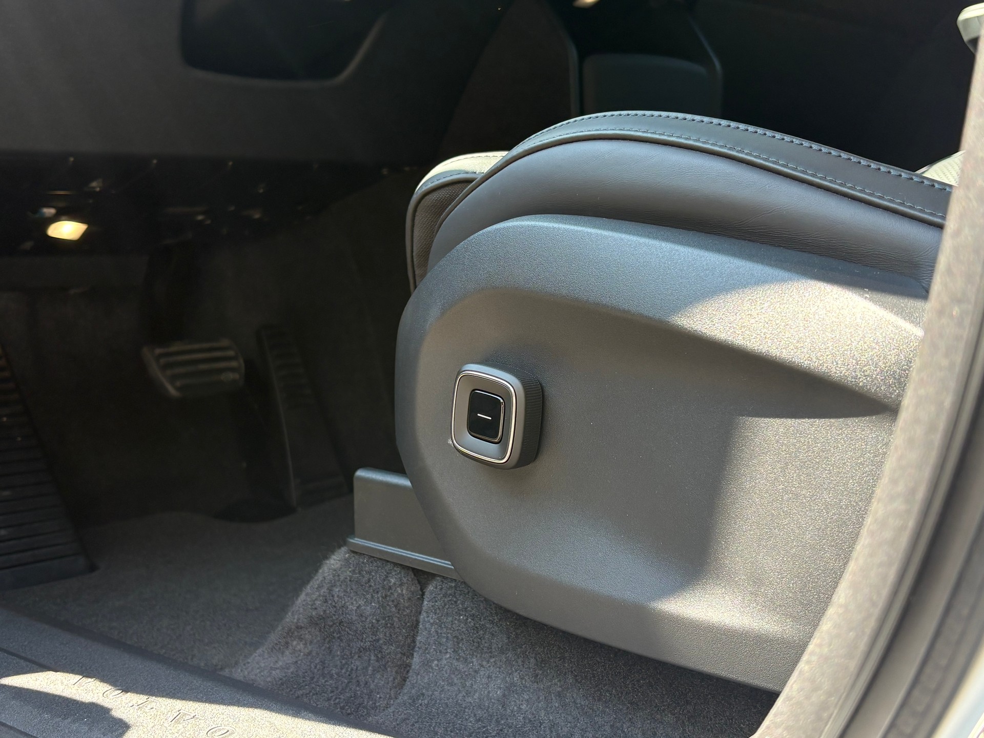 VOLVO EX60 Twin Ultra AWD-showroom-element-2