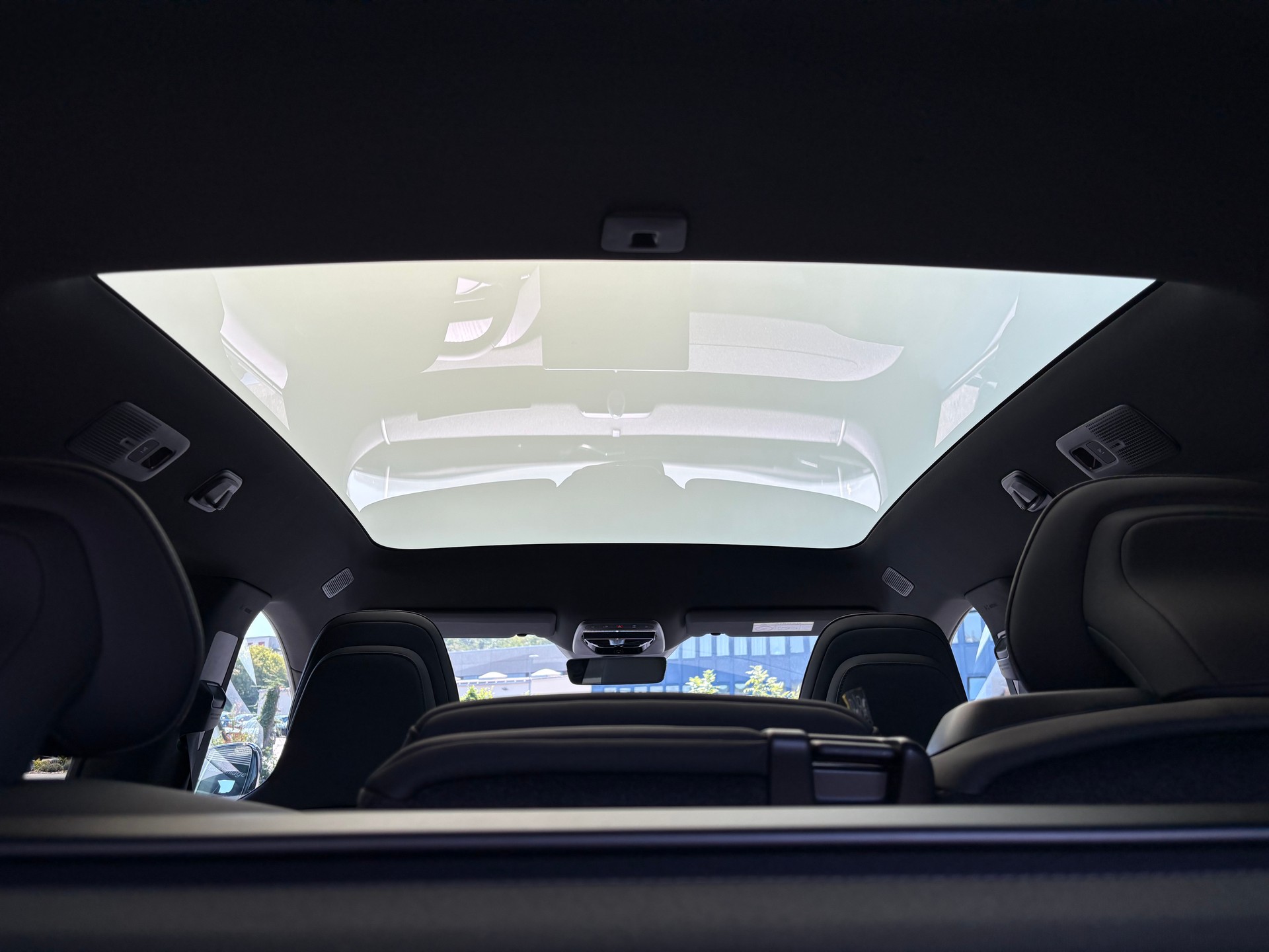 VOLVO EX60 Twin Ultra AWD-image-13