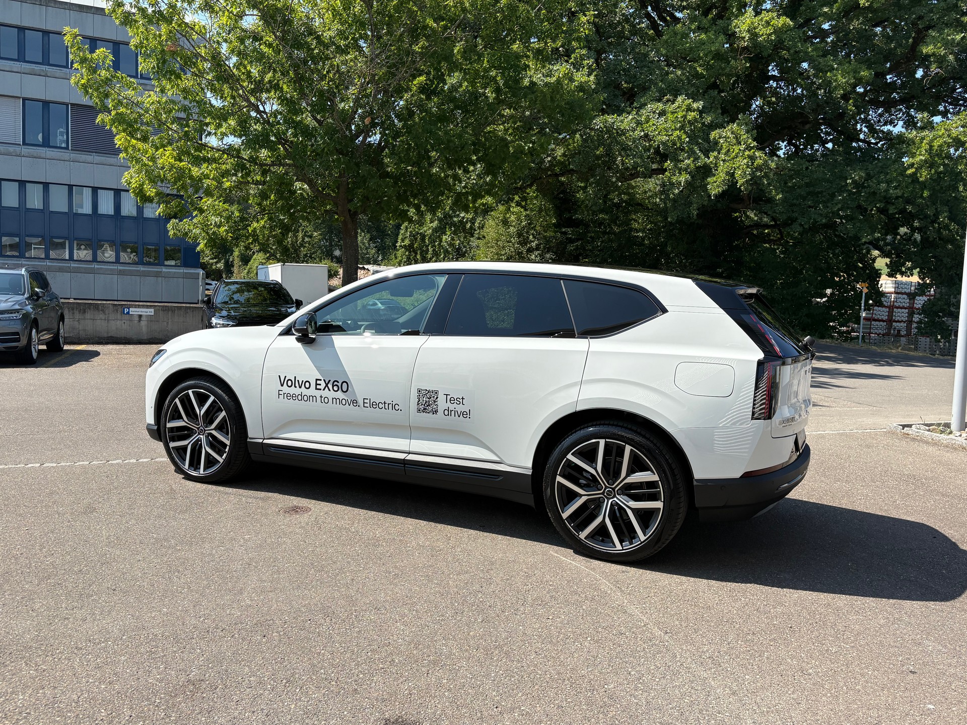 VOLVO EX60 Twin Ultra AWD-image-4