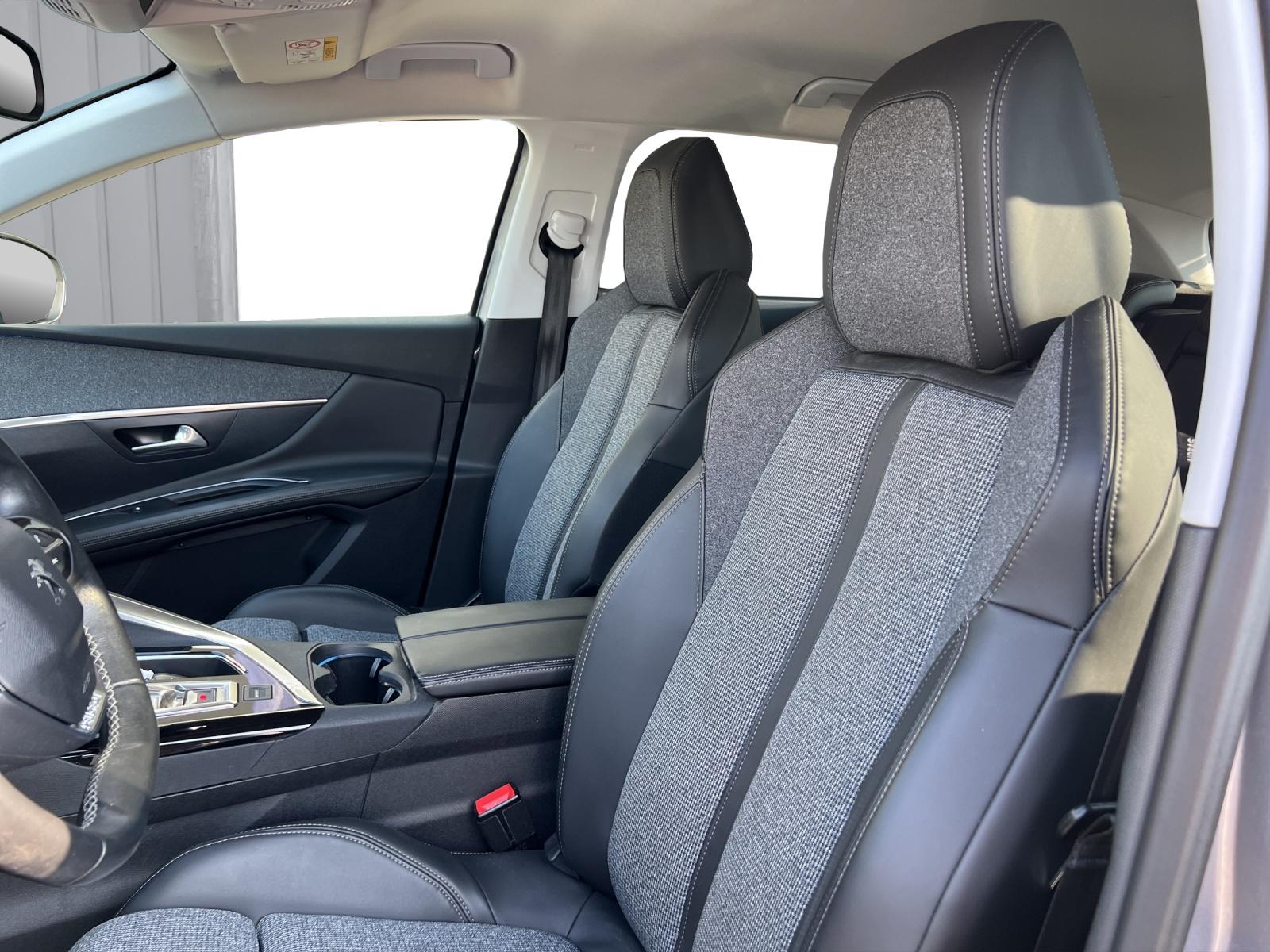 PEUGEOT 3008 1.2 PureTech Allure-image-7