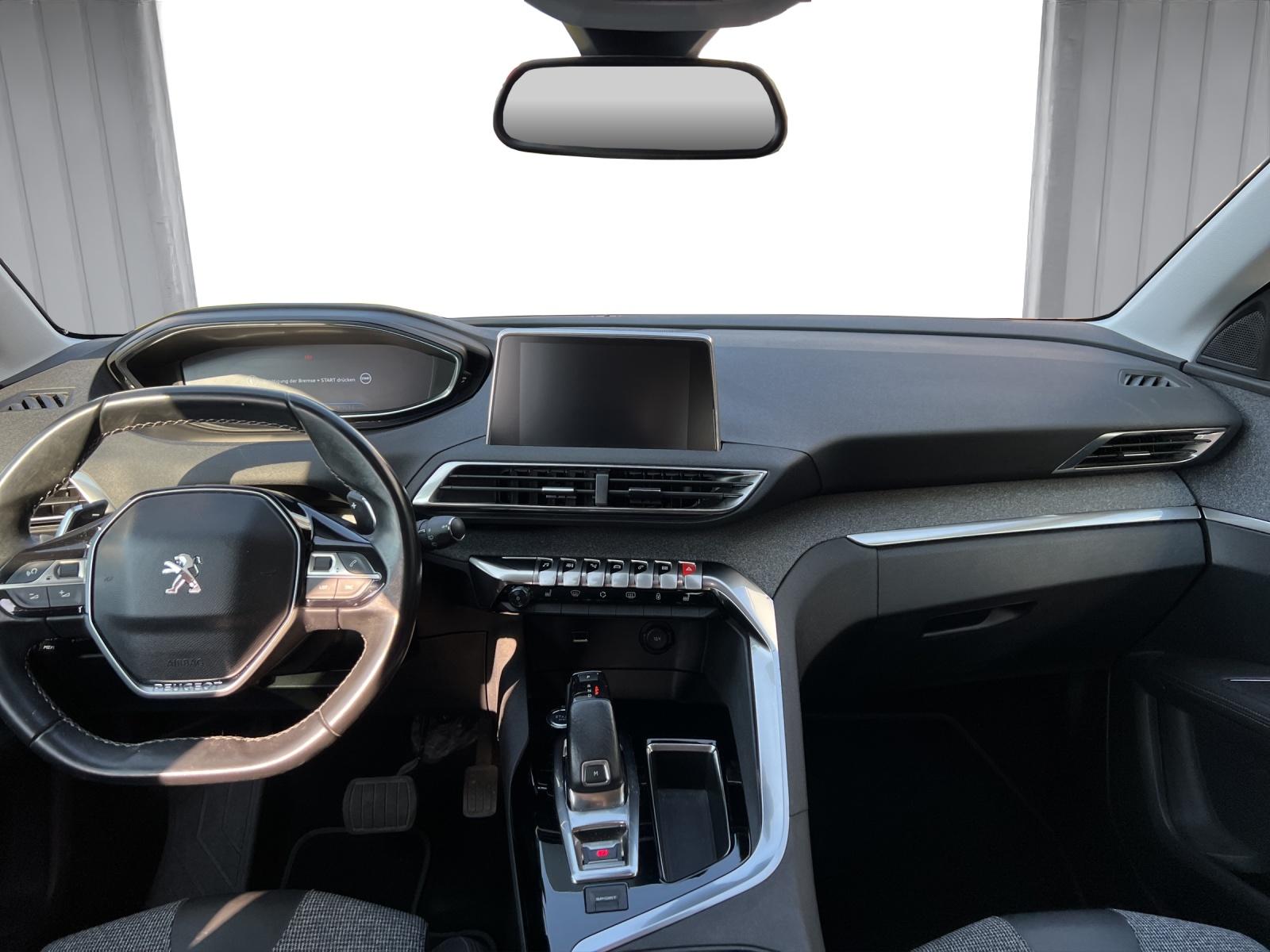 PEUGEOT 3008 1.2 PureTech Allure-image-6