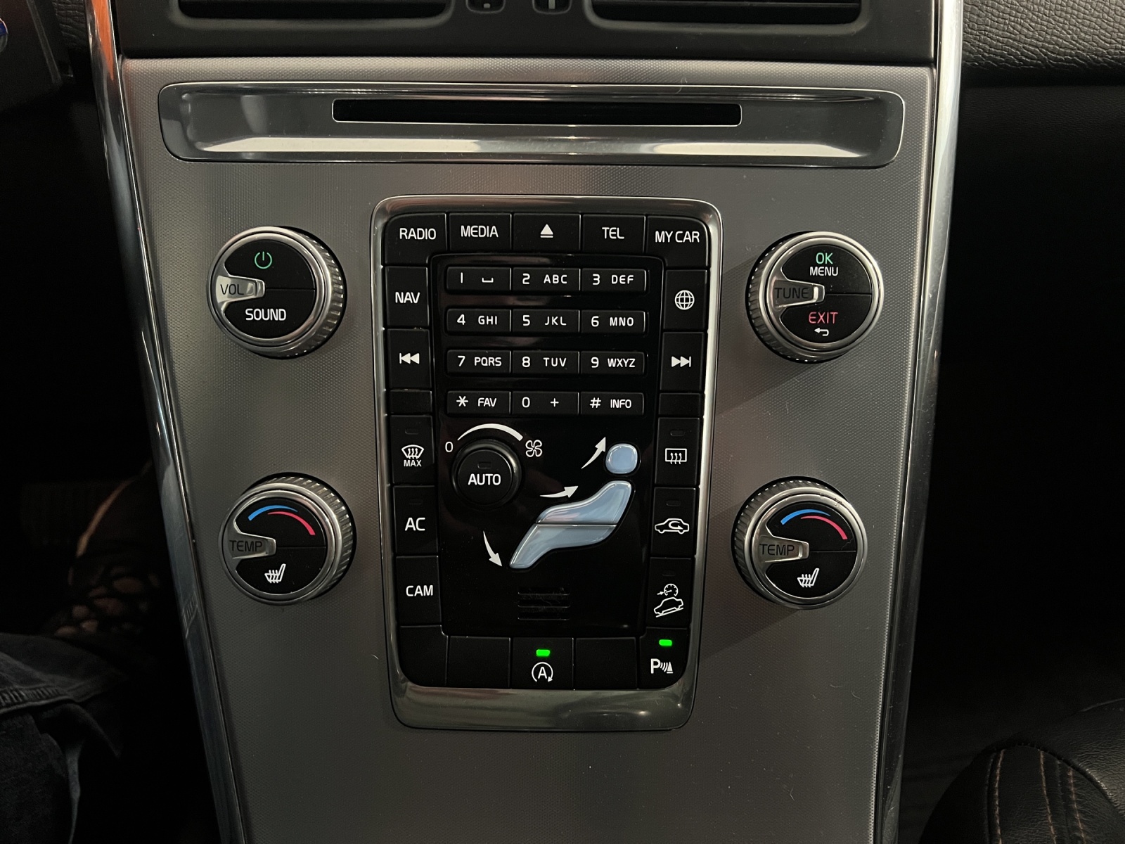 VOLVO XC60 D4 AWD Summum Geartronic-image-15