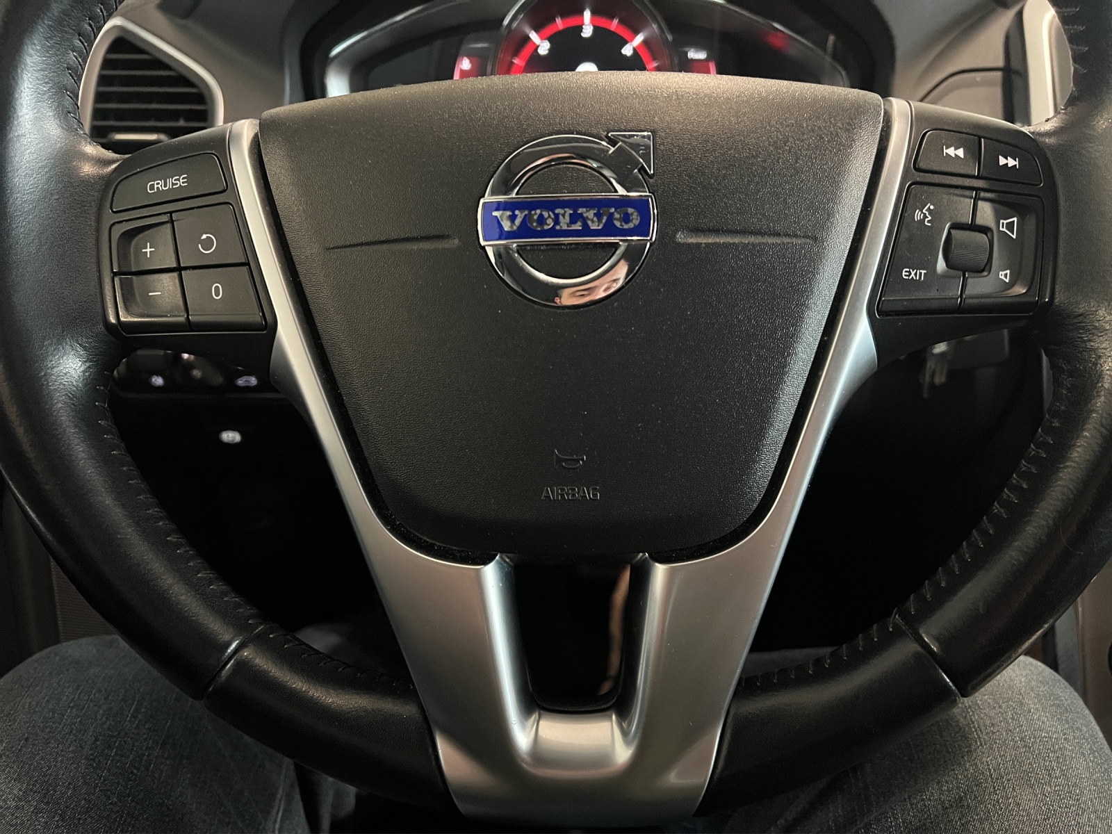 VOLVO XC60 D4 AWD Summum Geartronic-image-16