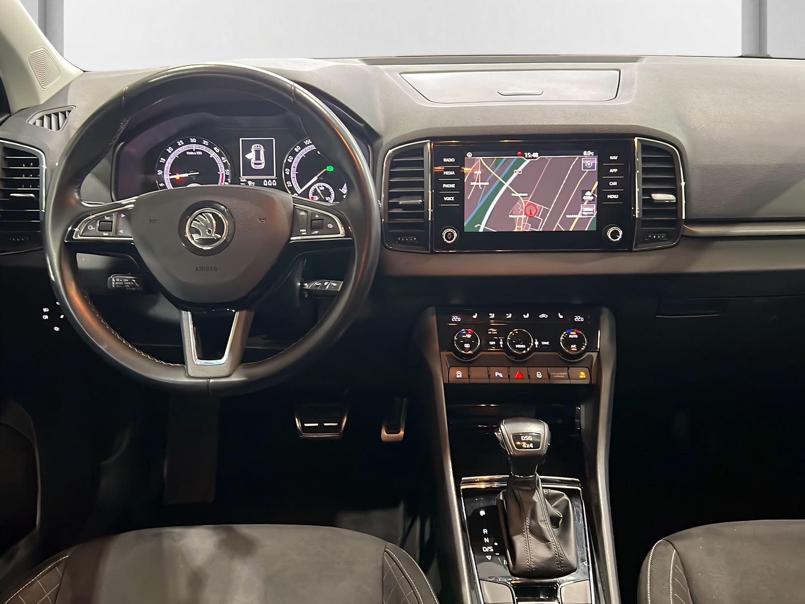 SKODA Karoq 2.0 TDI Drive 4x4 DSG**AHK,Rückfahrtkamera,Tempomat ACC,CH Auslieferung,Frisch ab MFK**-image-7