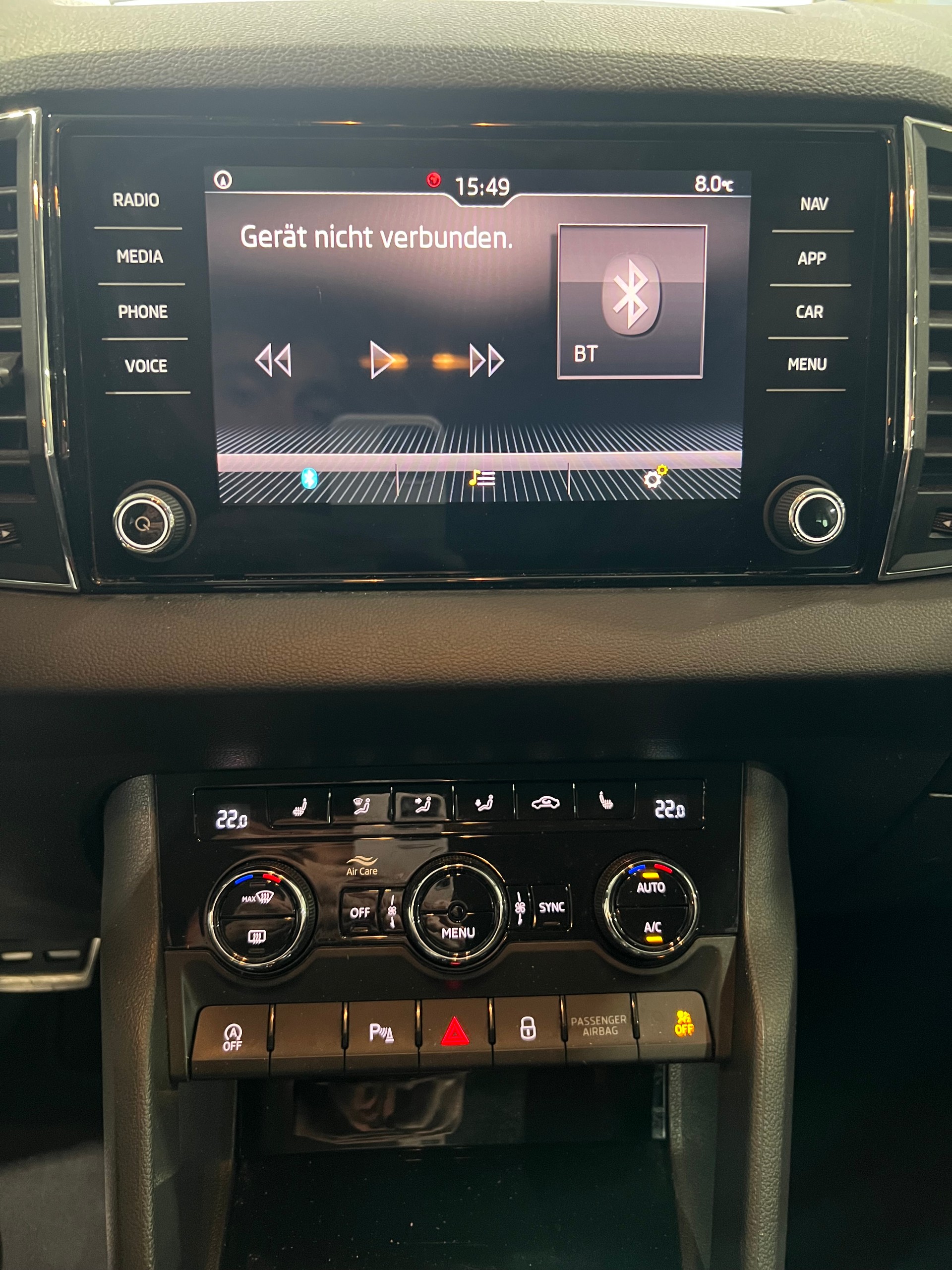 SKODA Karoq 2.0 TDI Drive 4x4 DSG**AHK,Rückfahrtkamera,Tempomat ACC,CH Auslieferung,Frisch ab MFK**-image-12