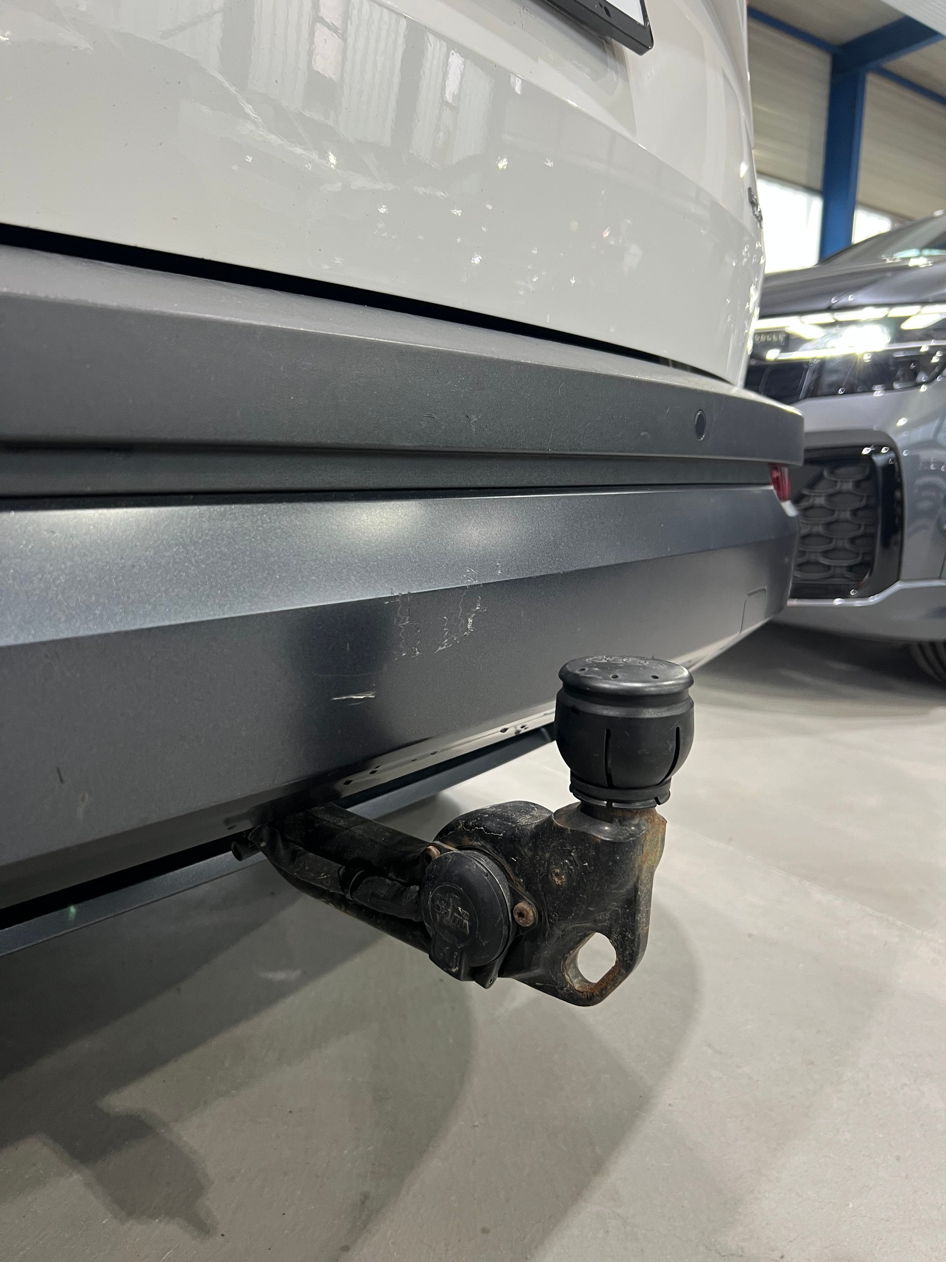 SKODA Karoq 2.0 TDI Drive 4x4 DSG**AHK,Rückfahrtkamera,Tempomat ACC,CH Auslieferung,Frisch ab MFK**-image-6
