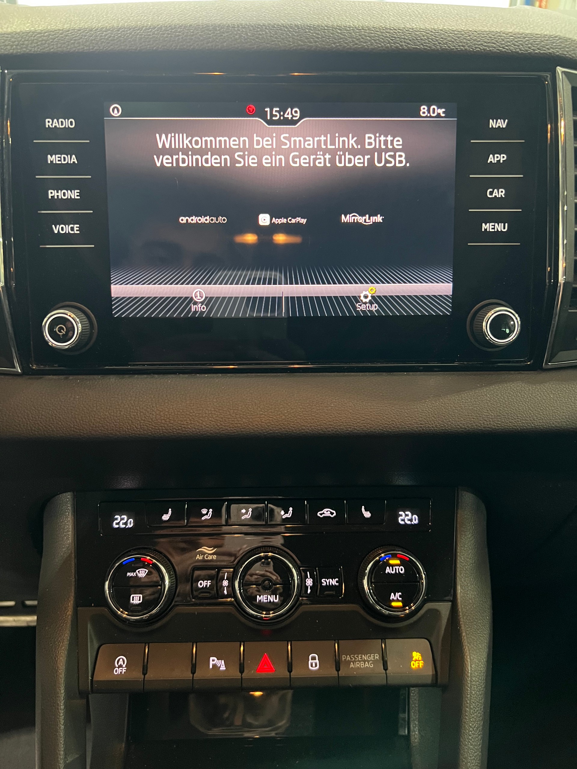 SKODA Karoq 2.0 TDI Drive 4x4 DSG**AHK,Rückfahrtkamera,Tempomat ACC,CH Auslieferung,Frisch ab MFK**-image-13