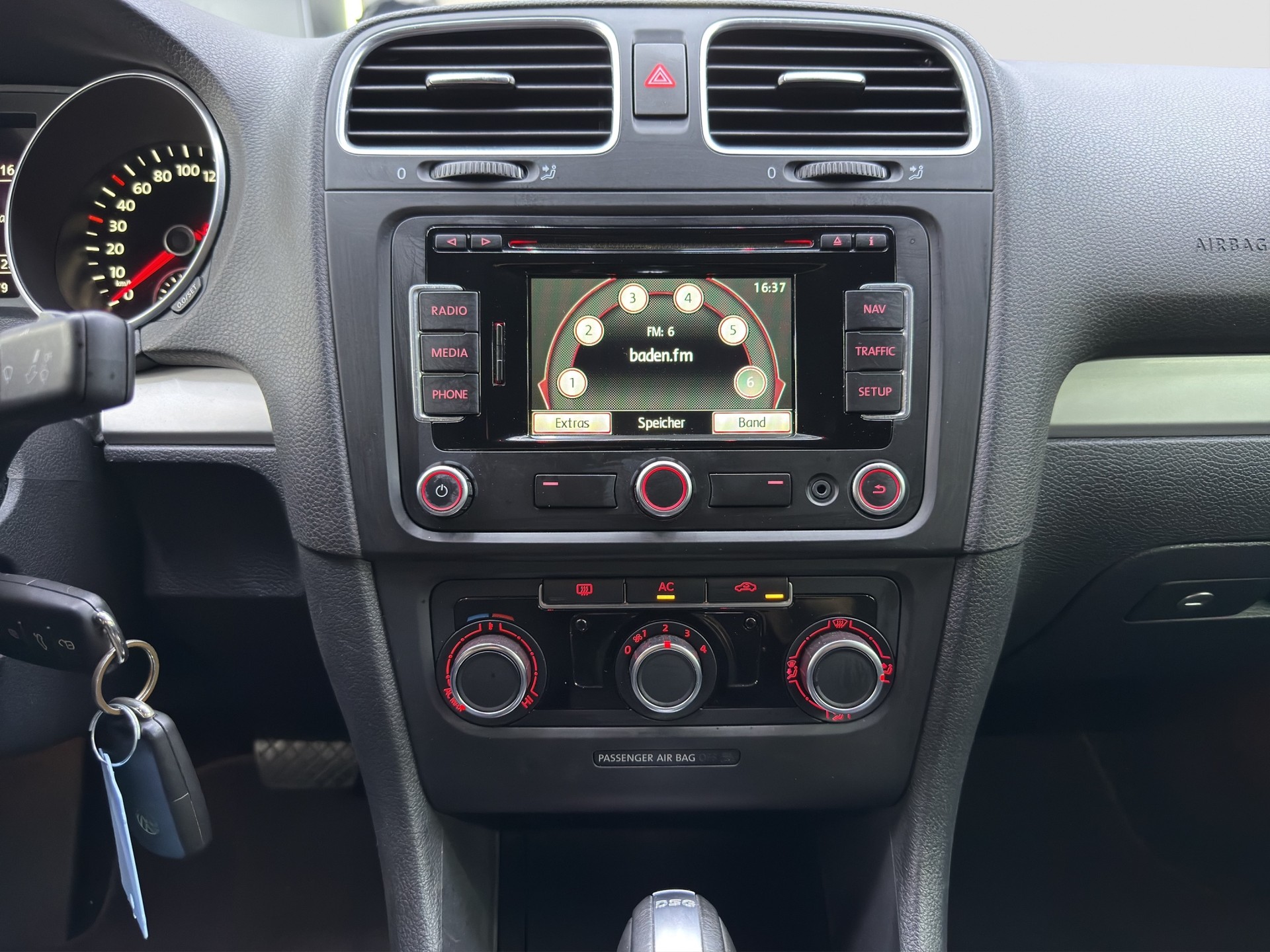 VW Golf Cabrio 1.4 TSI DSG-image-17