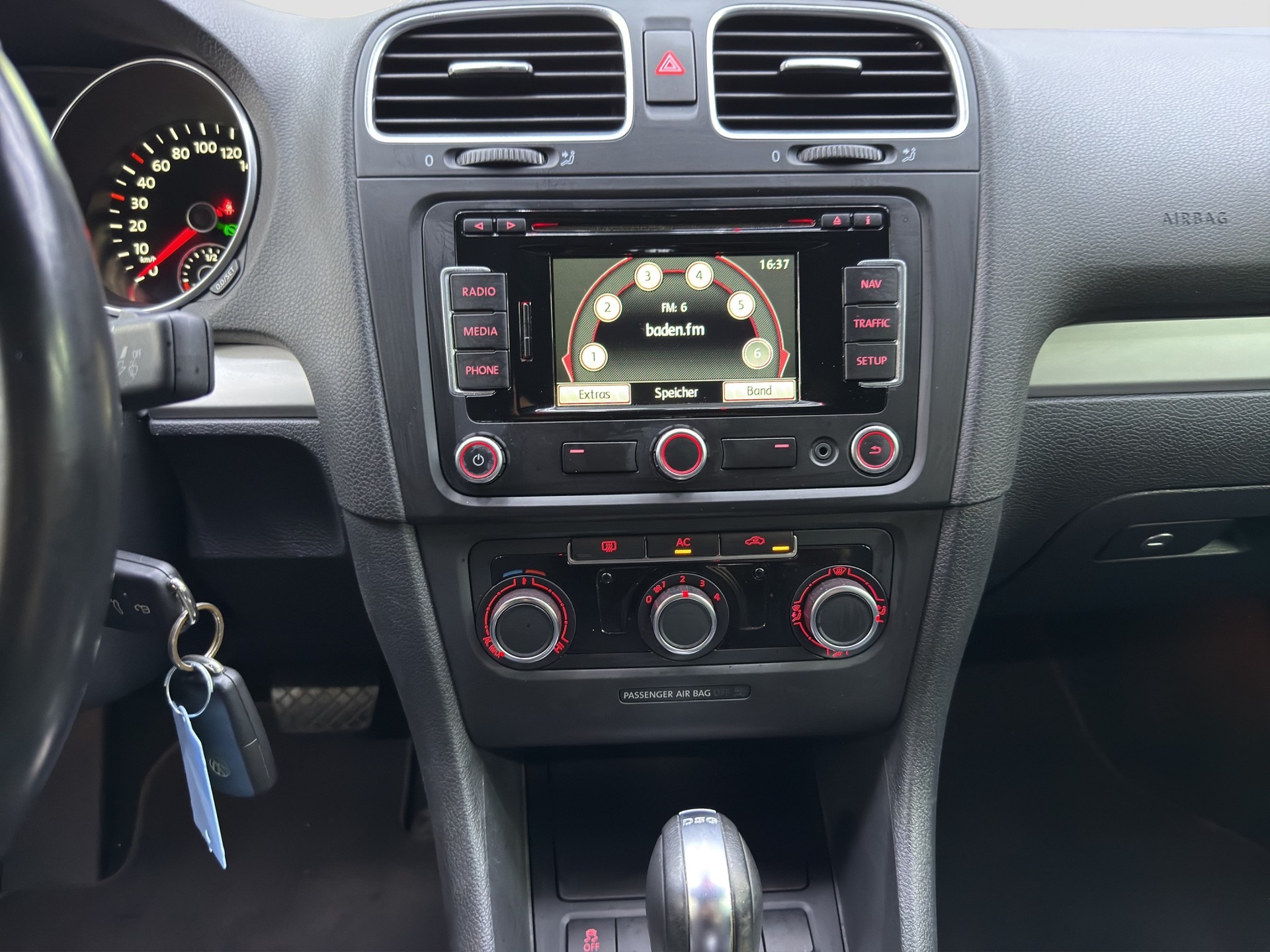 VW Golf Cabrio 1.4 TSI DSG-image-11