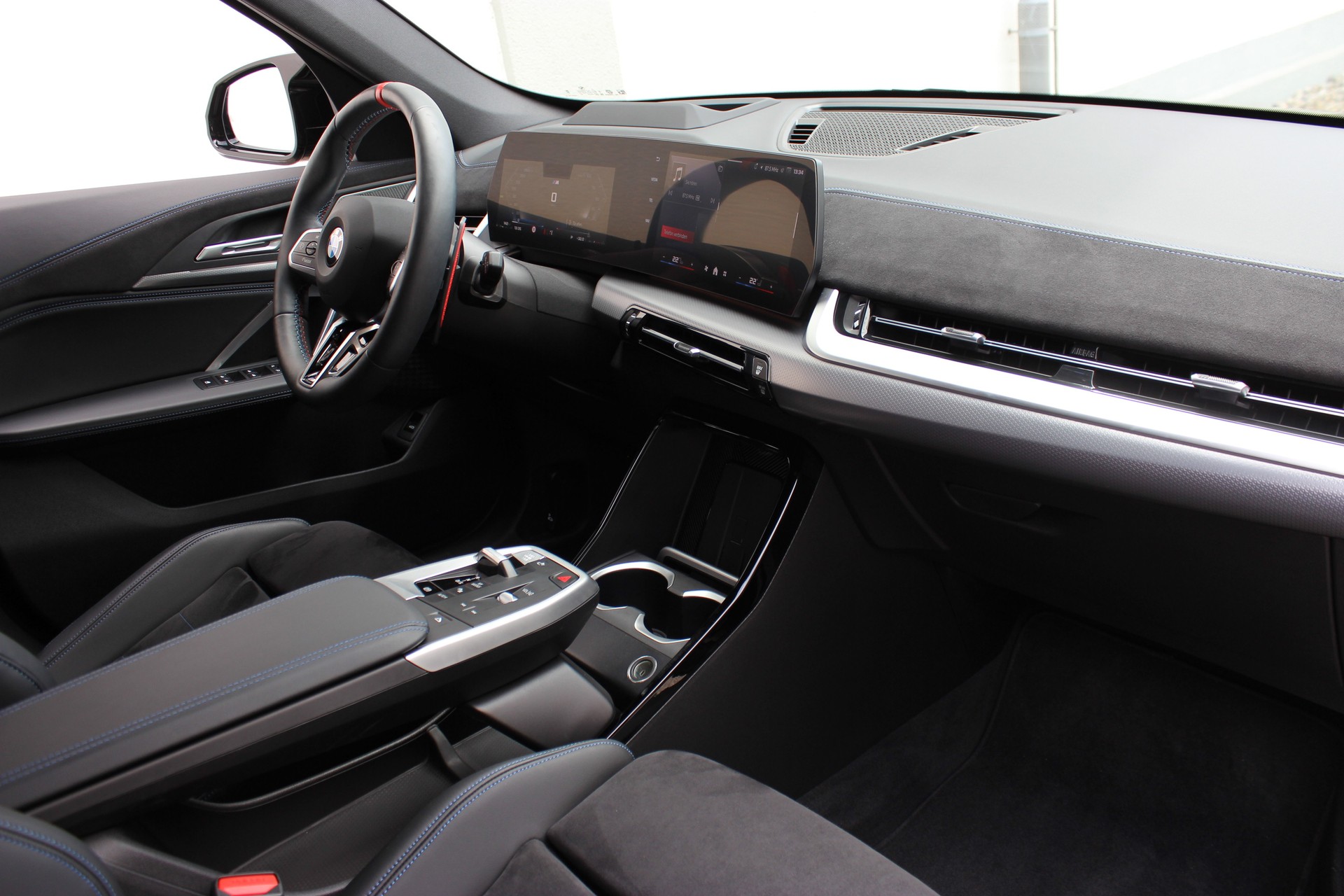BMW X1 xDrive M35i-image-3