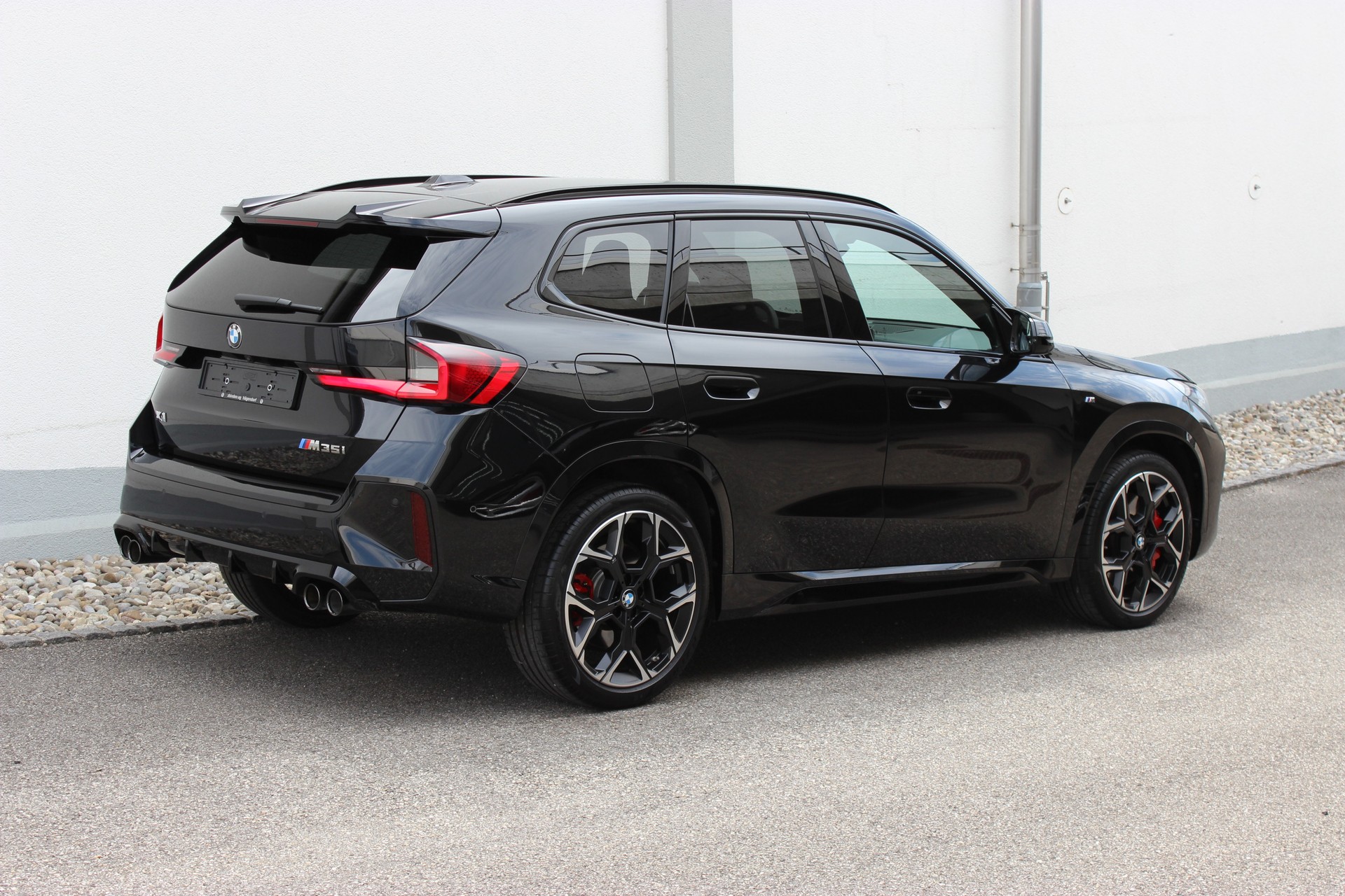 BMW X1 xDrive M35i-image-5