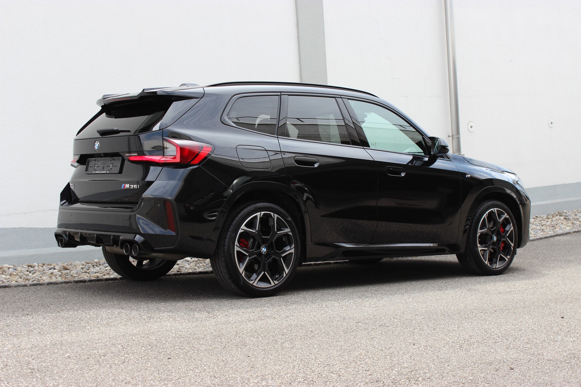 BMW X1 xDrive M35i-image-2