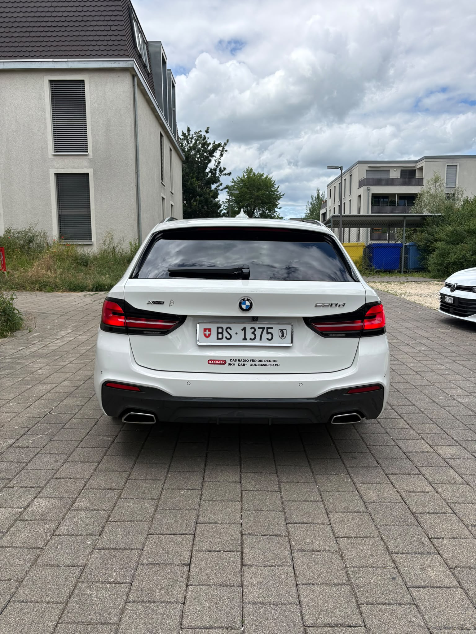 BMW 520d xDrive 48V Tour M Sport | Frisch ab MFK-image-2