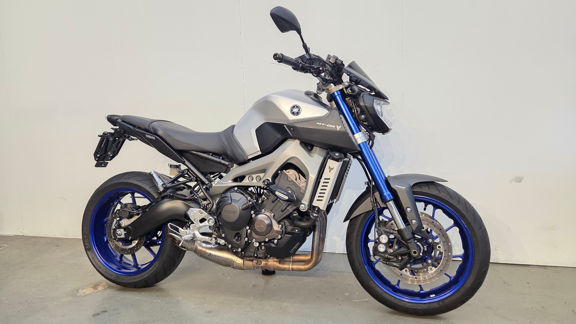 YAMAHA MT-09 ABS-showroom-element-2