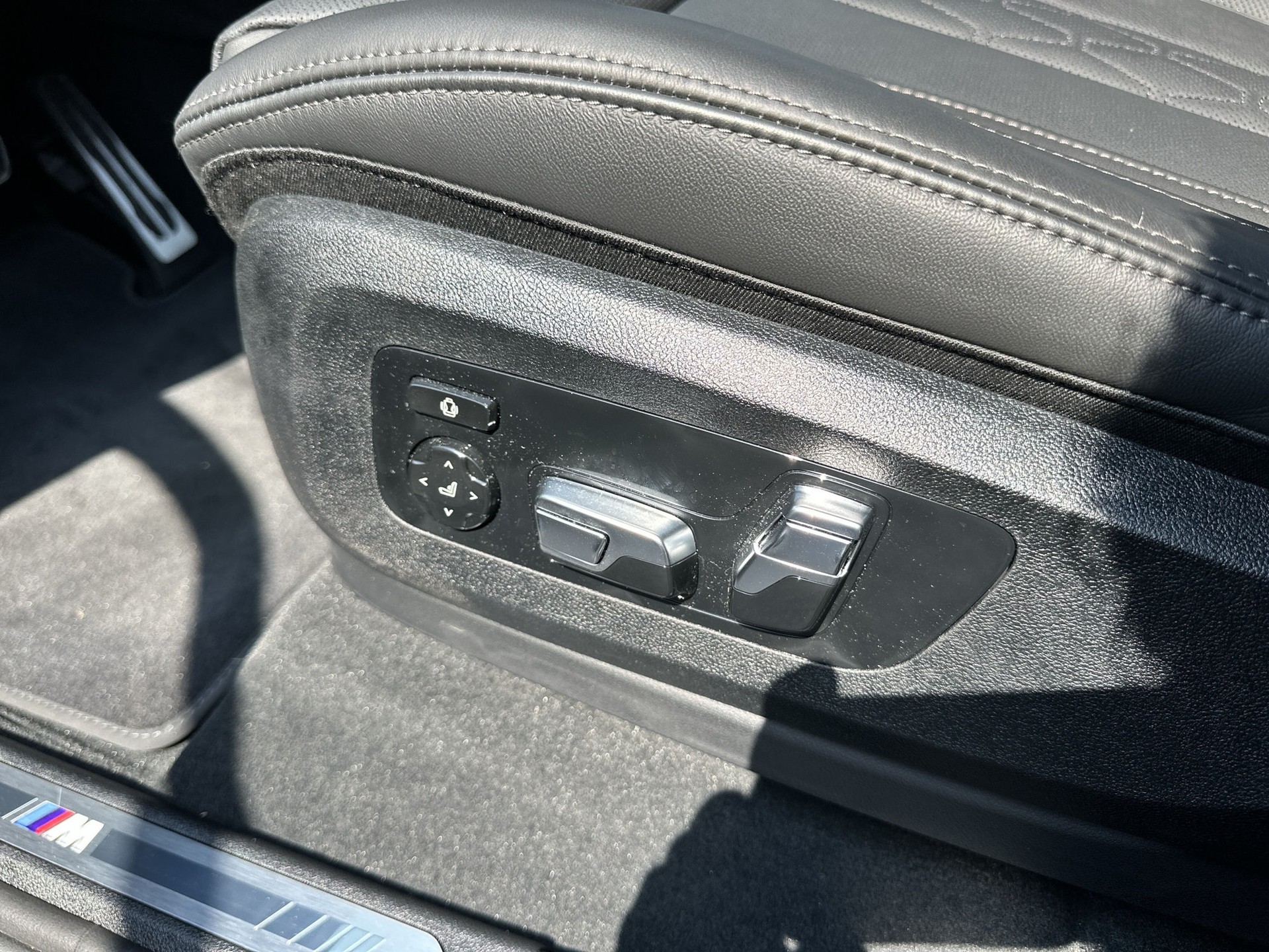 BMW X7 xDrive 48V 40d M Sport Pro Steptronic-image-17