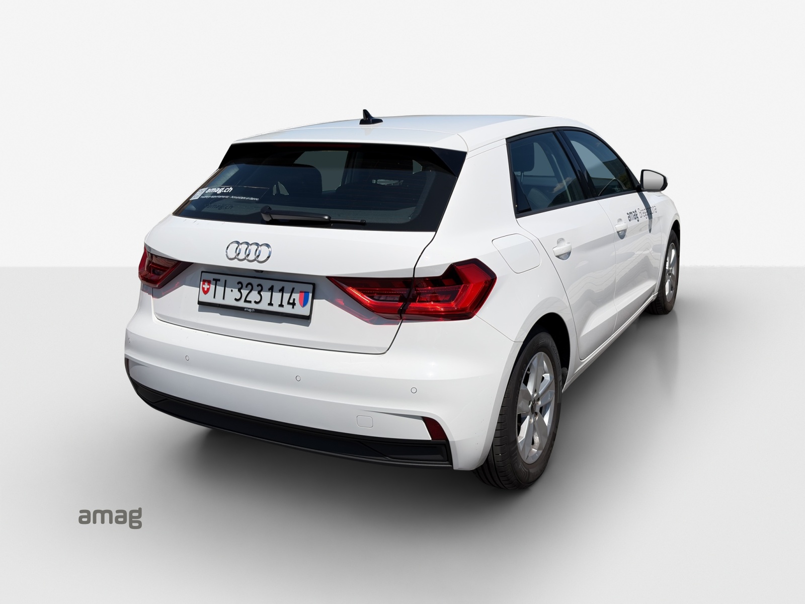 AUDI A1 Sportback 30 TFSI Attraction S-tronic-image-4