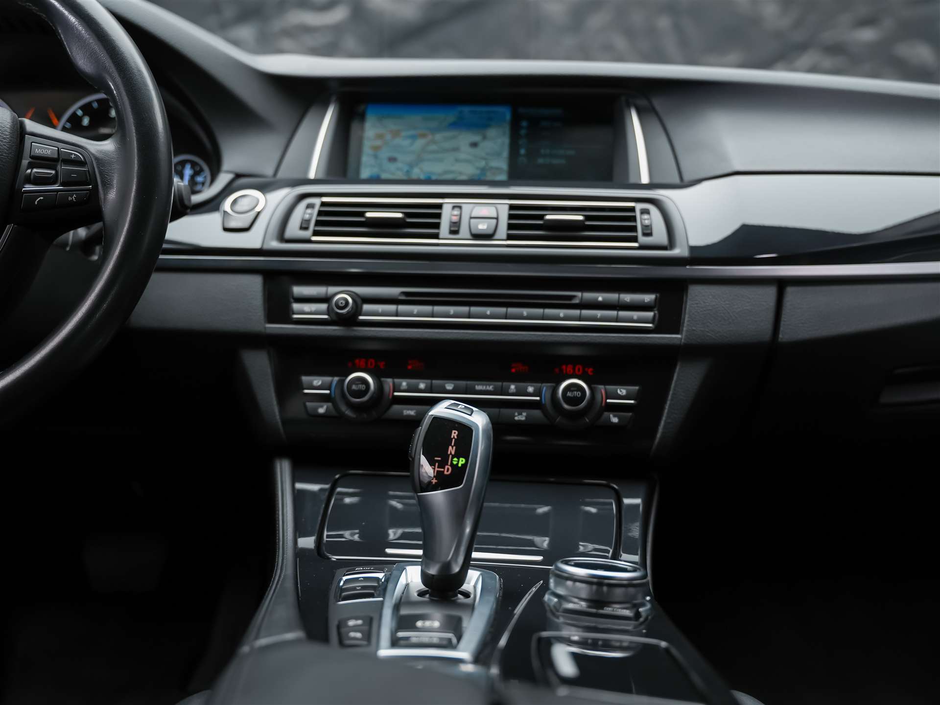 BMW 520d Touring xDrive Steptronic *CH Auto*El. Sitze*Sitzheizung*-image-18