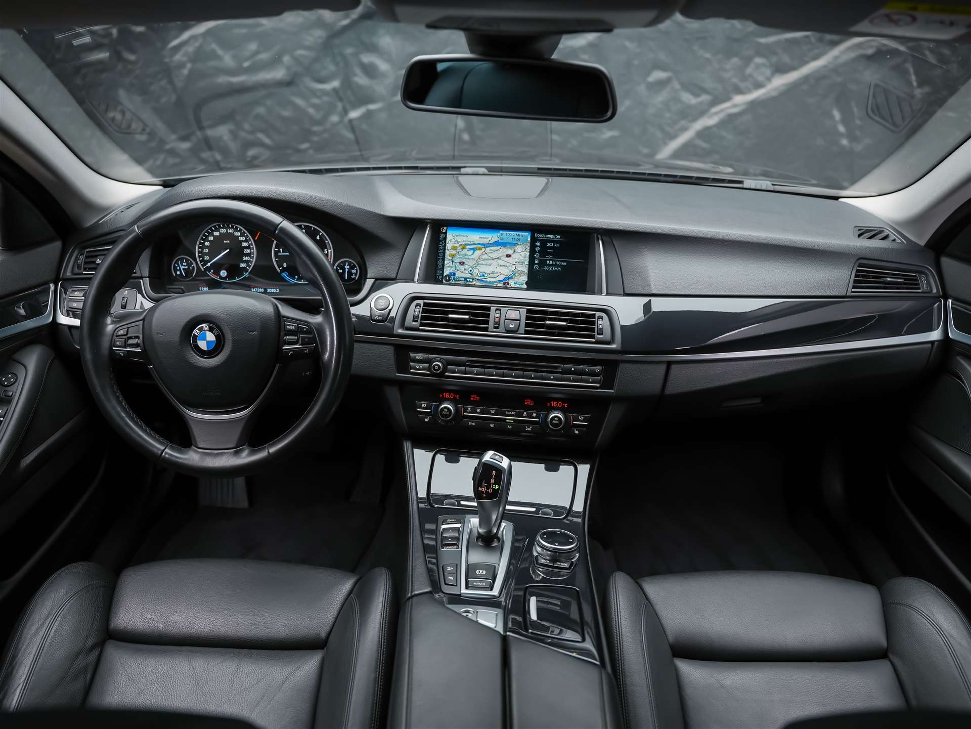 BMW 520d Touring xDrive Steptronic *CH Auto*El. Sitze*Sitzheizung*-image-17