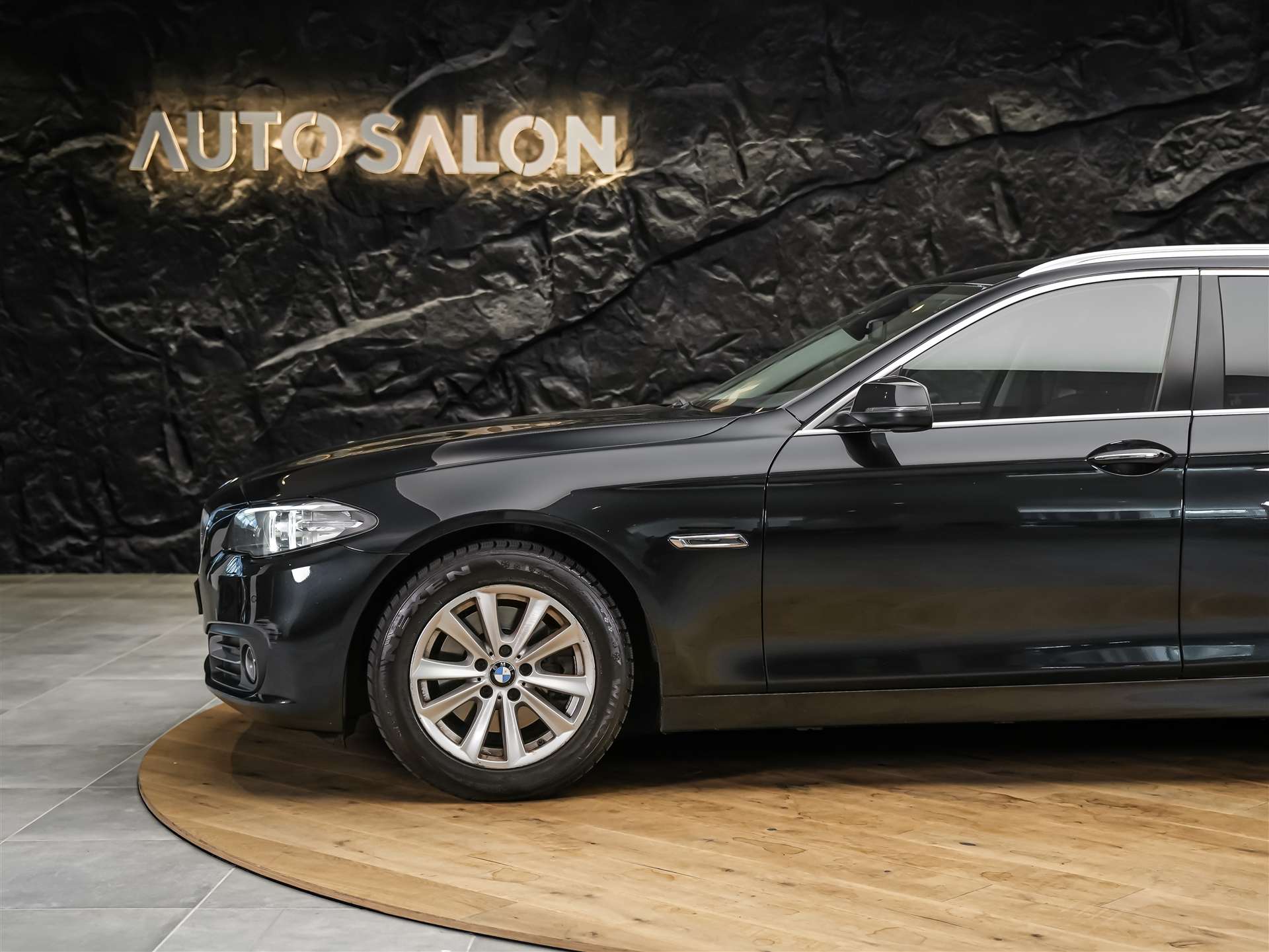 BMW 520d Touring xDrive Steptronic *CH Auto*El. Sitze*Sitzheizung*-image-14