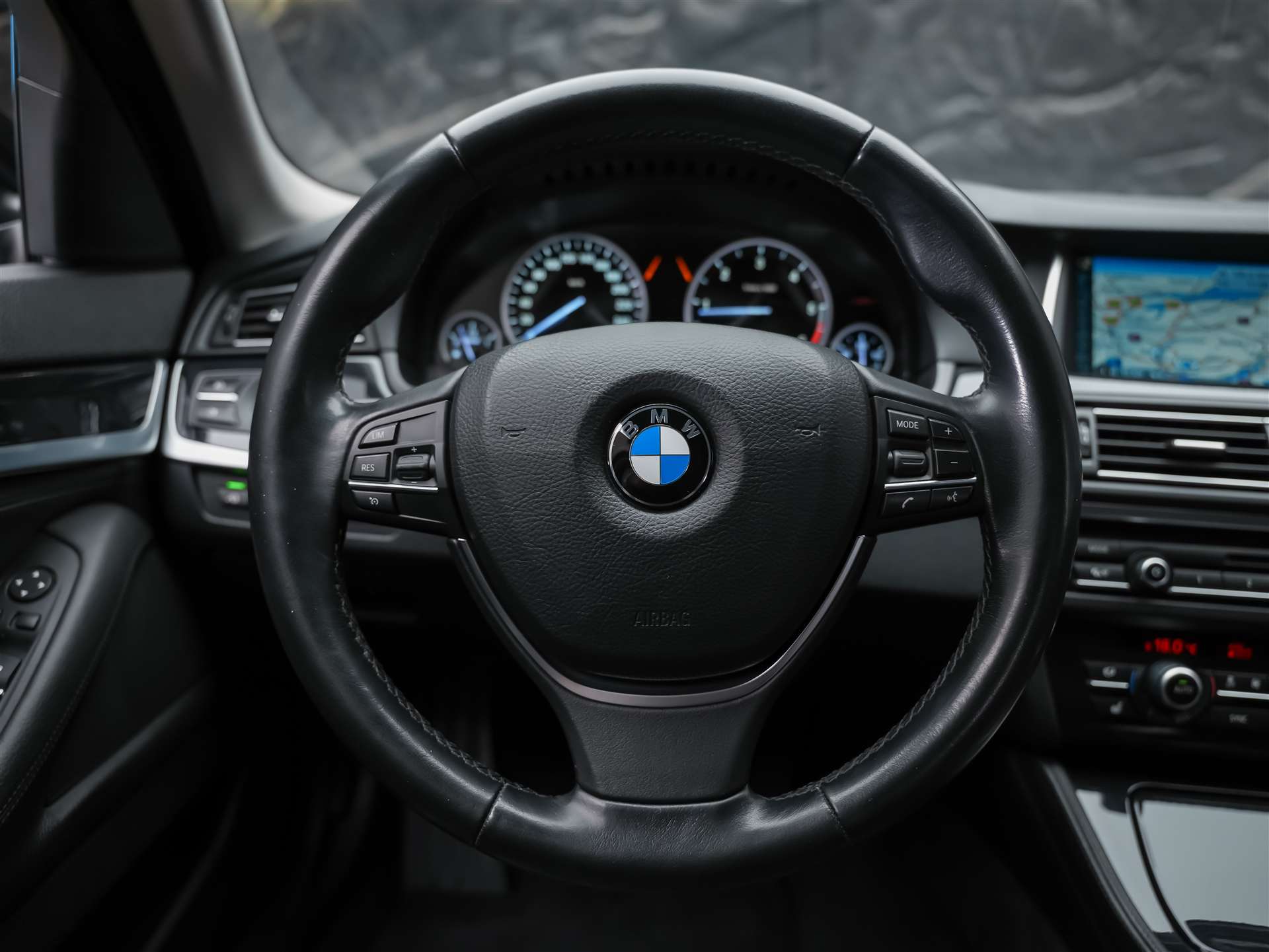 BMW 520d Touring xDrive Steptronic *CH Auto*El. Sitze*Sitzheizung*-image-26