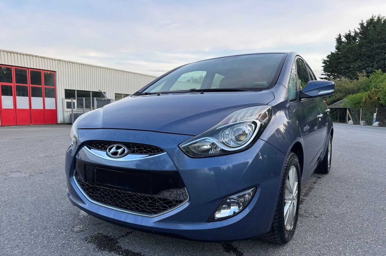 HYUNDAI 1.6 Style-image-1