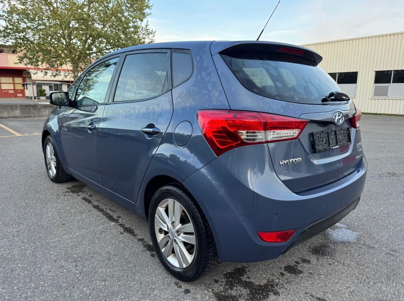 HYUNDAI 1.6 Style-image-3