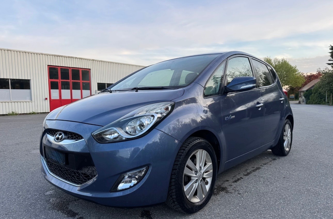 HYUNDAI 1.6 Style-image-0