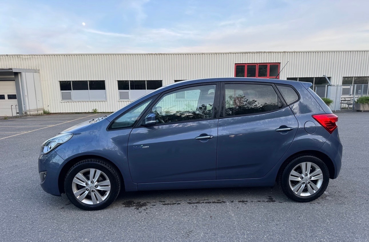 HYUNDAI 1.6 Style-image-2