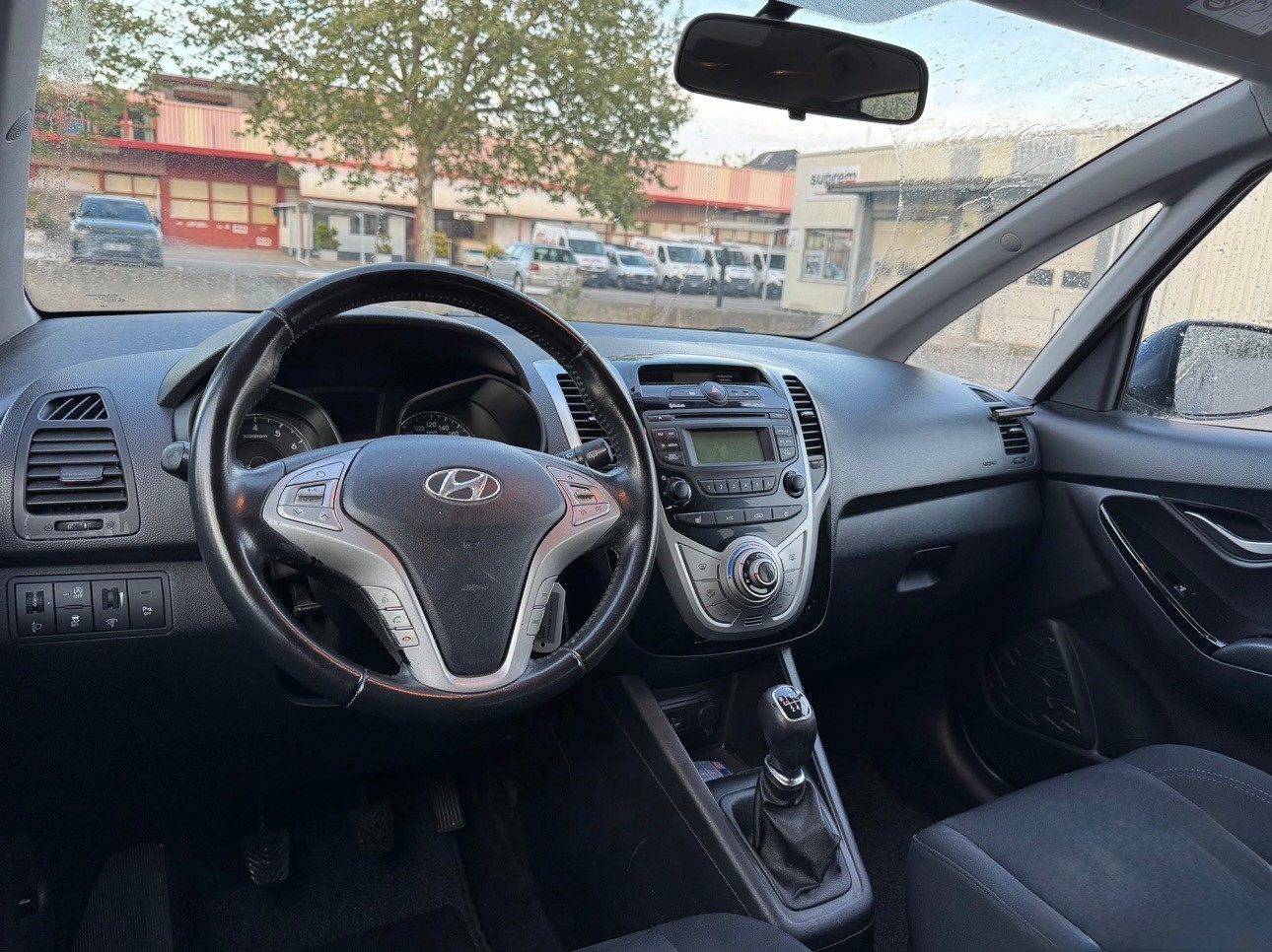 HYUNDAI 1.6 Style-image-4