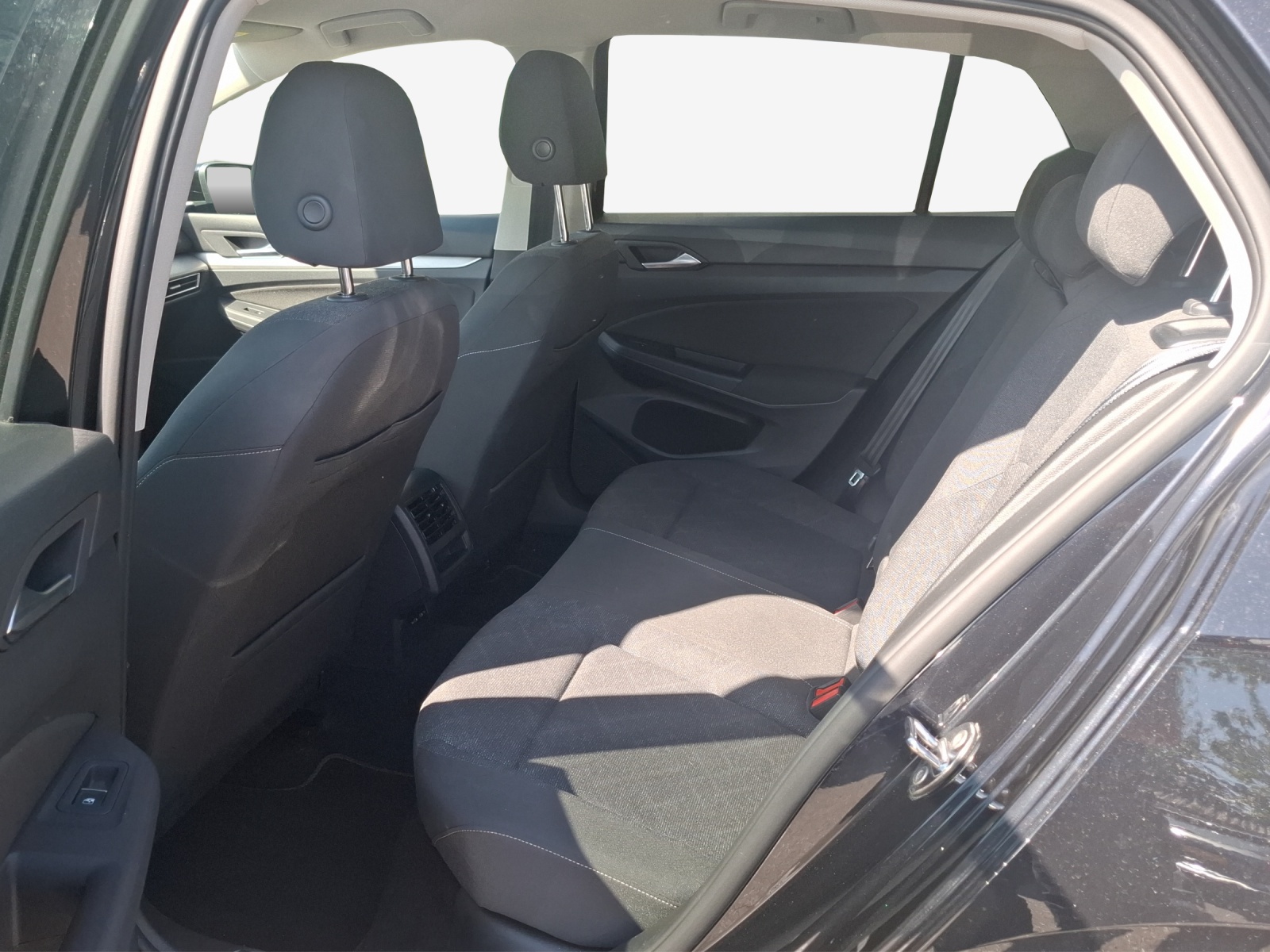 VW Golf 1.5 e TSI ACT Life DSG-image-11
