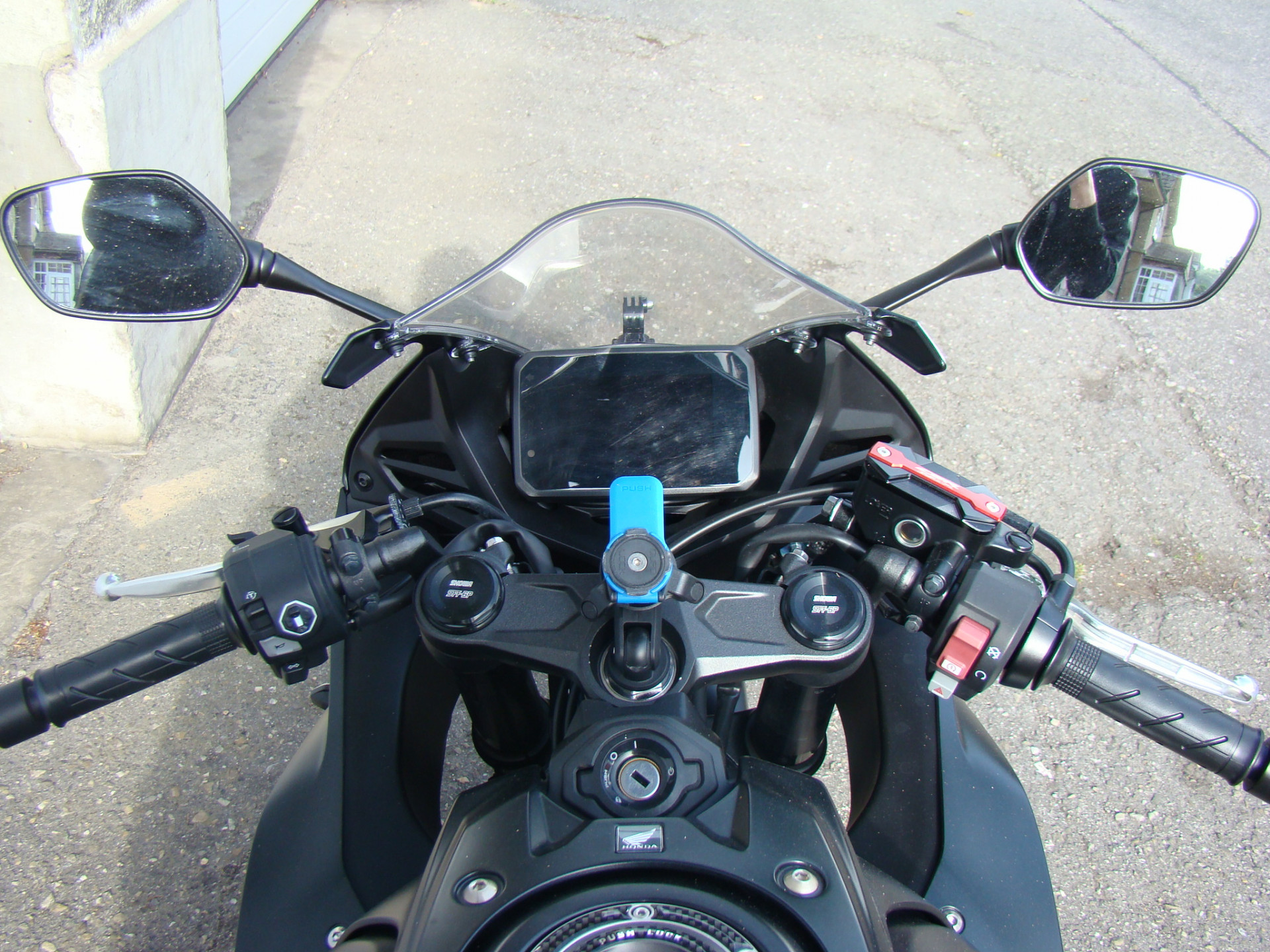 HONDA CBR 650 R E-Clutch-showroom-element-1