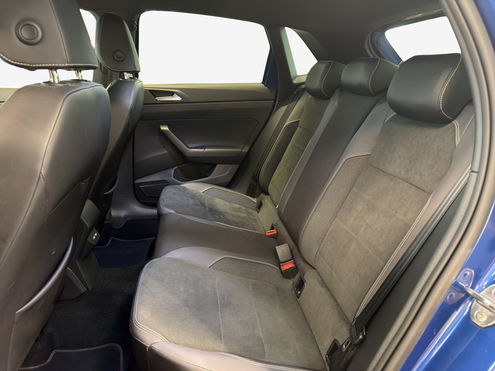 VW Polo 2.0 TSI GTI DSG-image-11