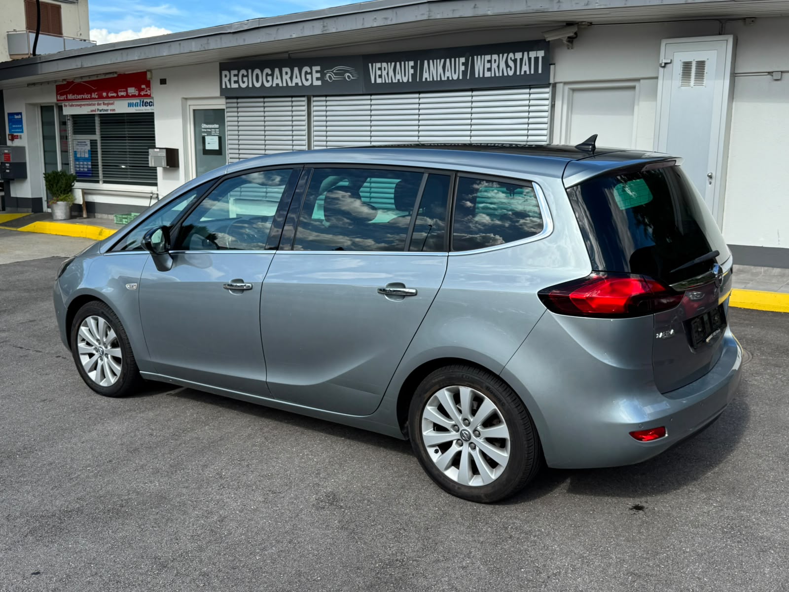 OPEL Zafira Tourer 1.4i 16V Cosmo-image-2
