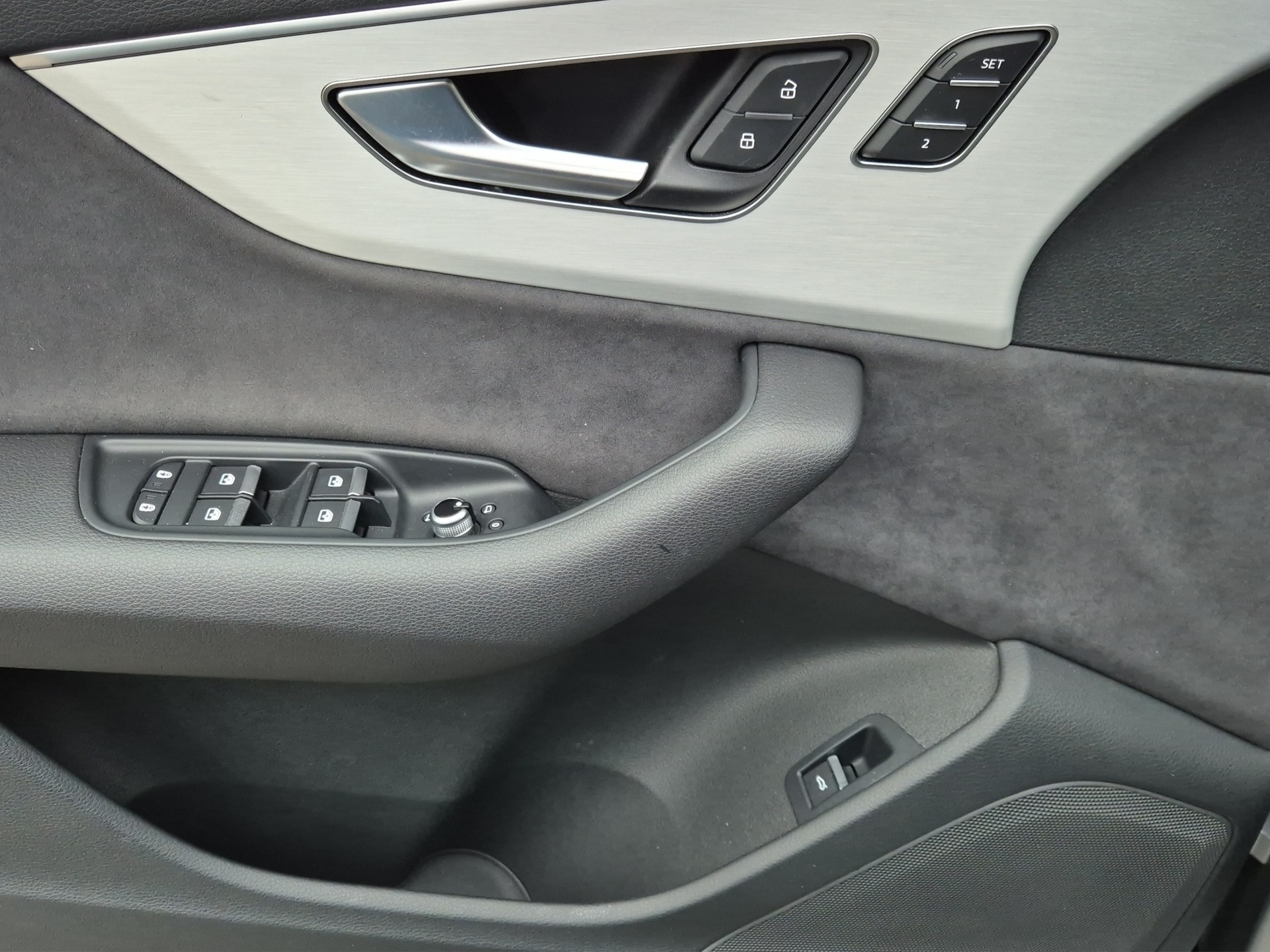 AUDI Q7 50 TDI quattro S Line tiptronic-image-14