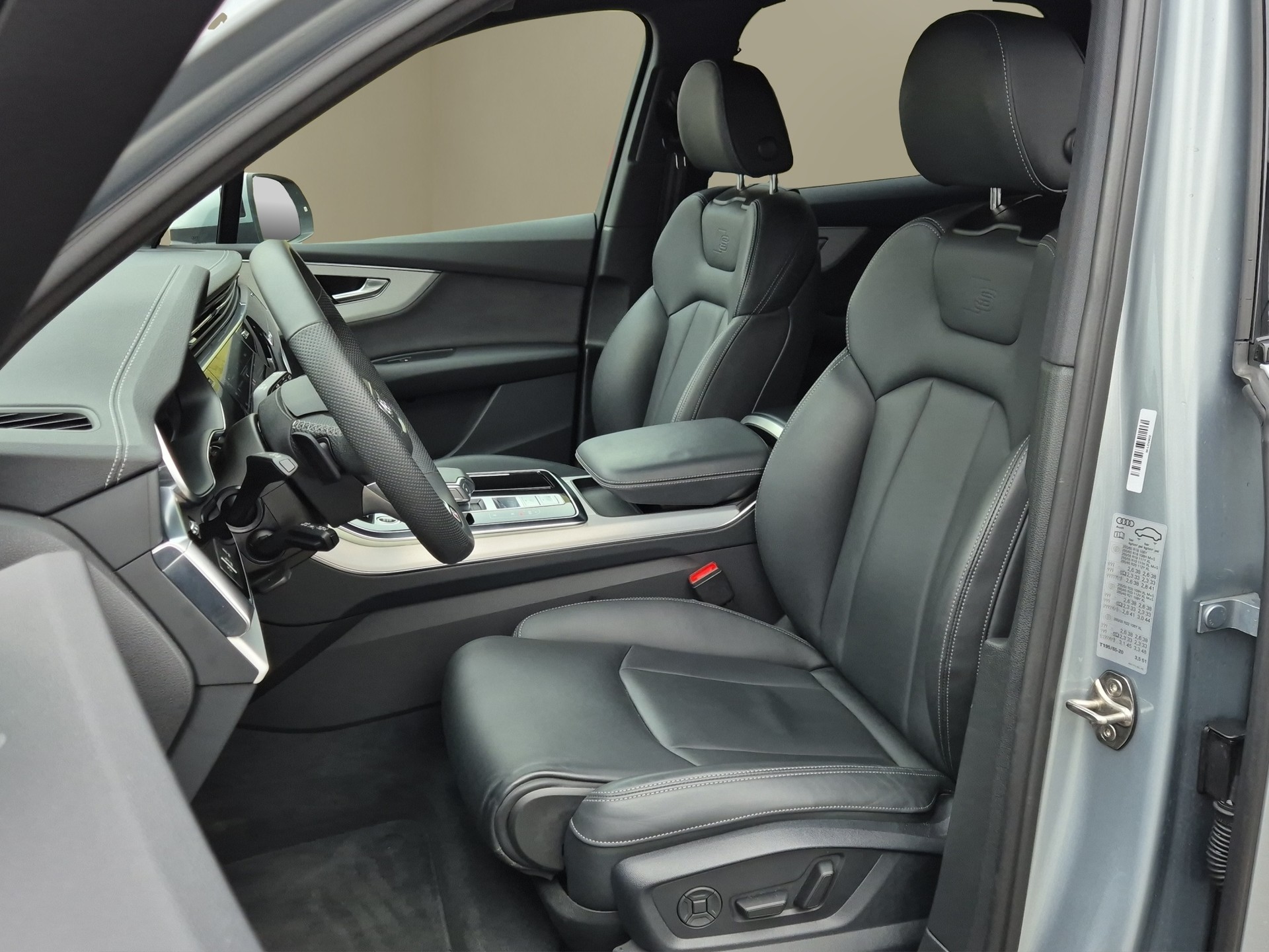 AUDI Q7 50 TDI quattro S Line tiptronic-image-8