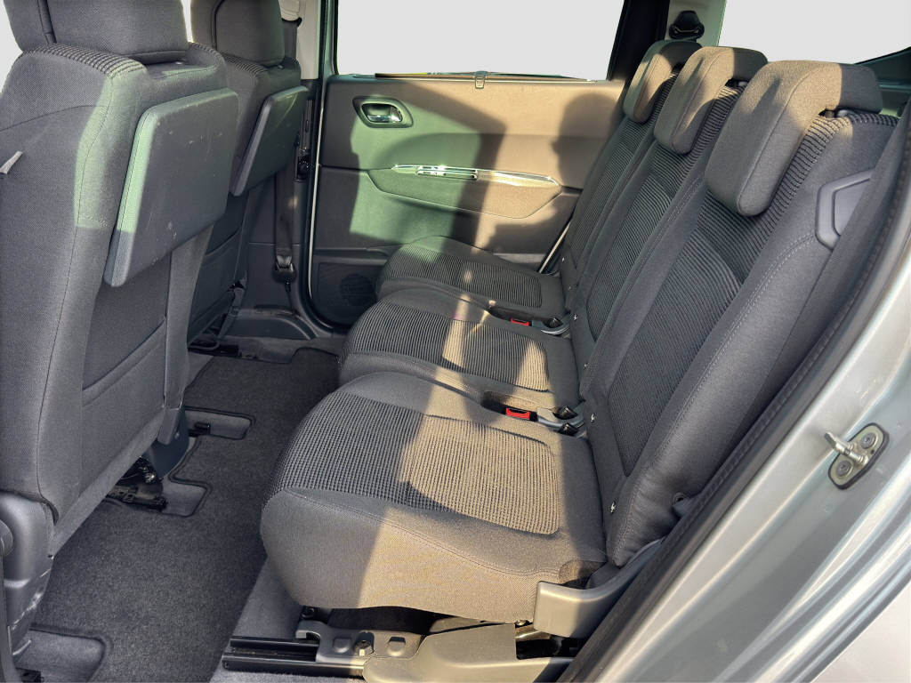 PEUGEOT 5008 2.0 BlueHDi Allure-image-10