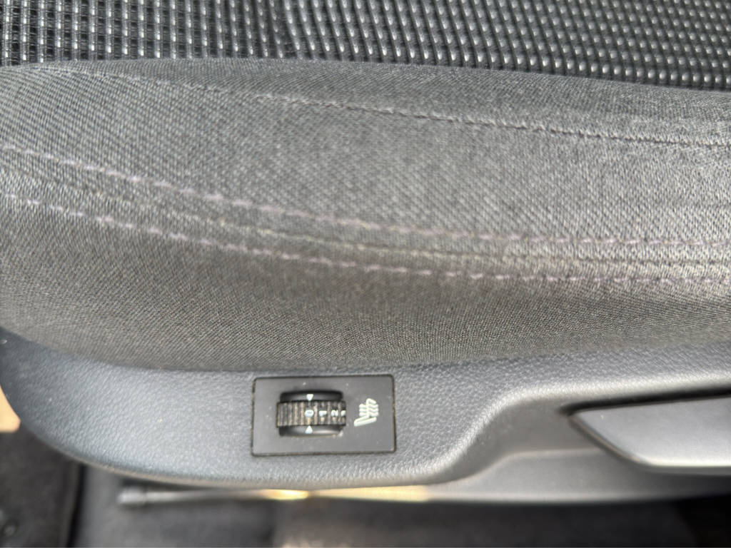PEUGEOT 5008 2.0 BlueHDi Allure-image-12